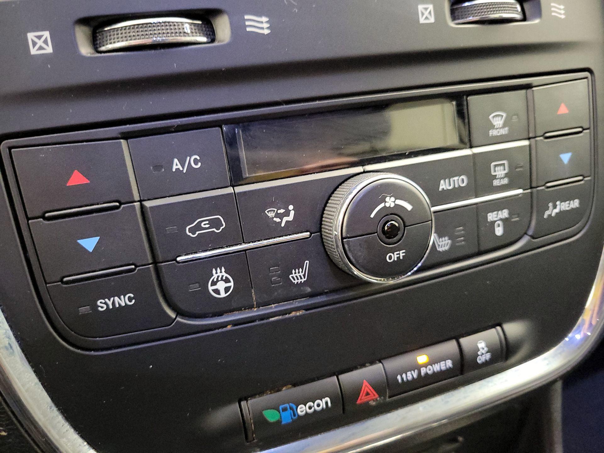 Thumbnail: 2016 Dodge Grand Caravan - 16