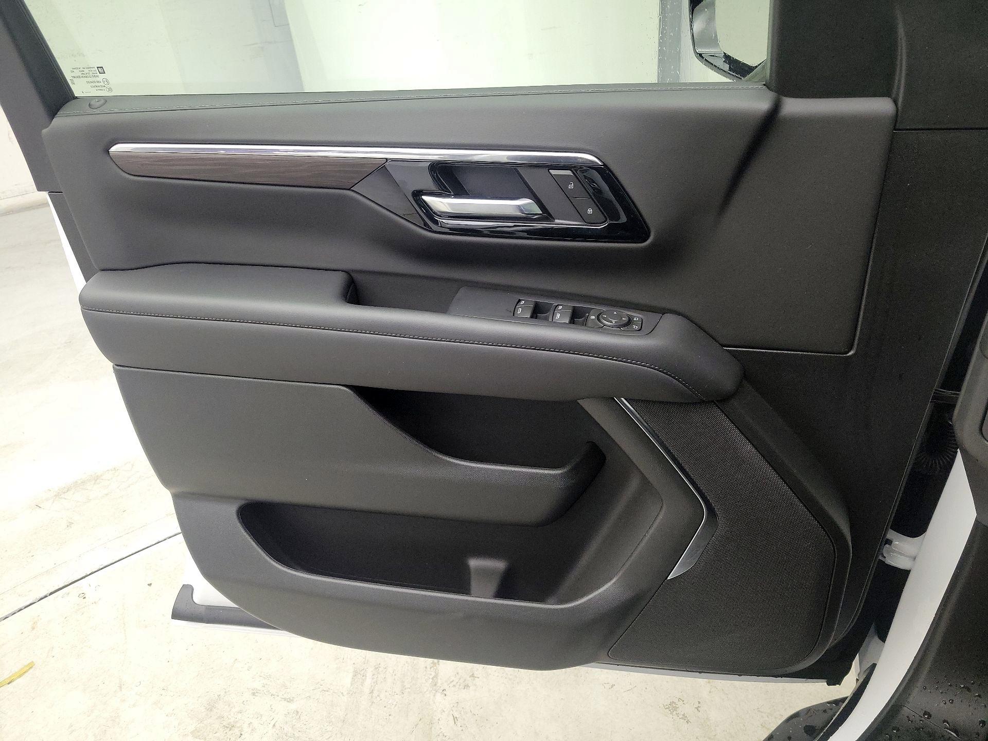 Thumbnail: 2025 Chevrolet Tahoe - 12