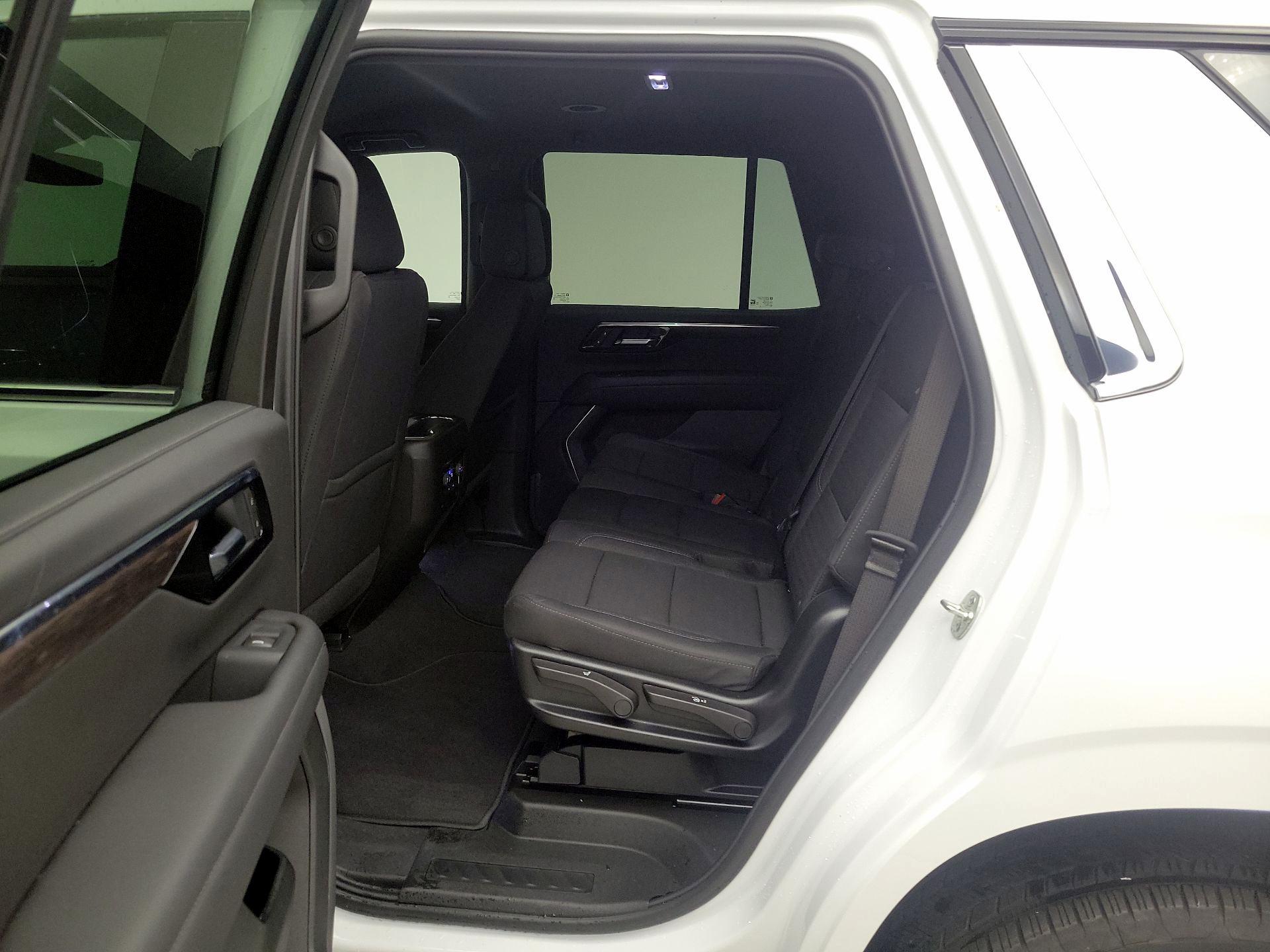 Thumbnail: 2025 Chevrolet Tahoe - 20