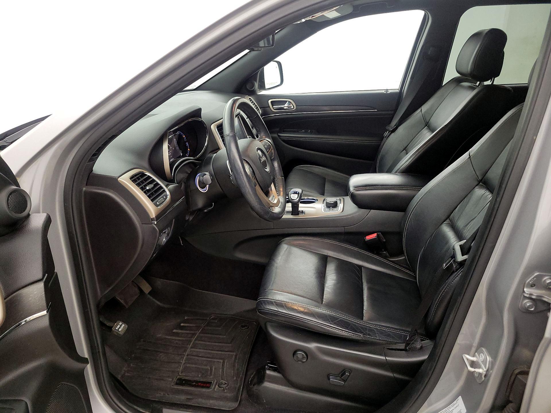 Thumbnail: 2015 Jeep Grand Cherokee - 11