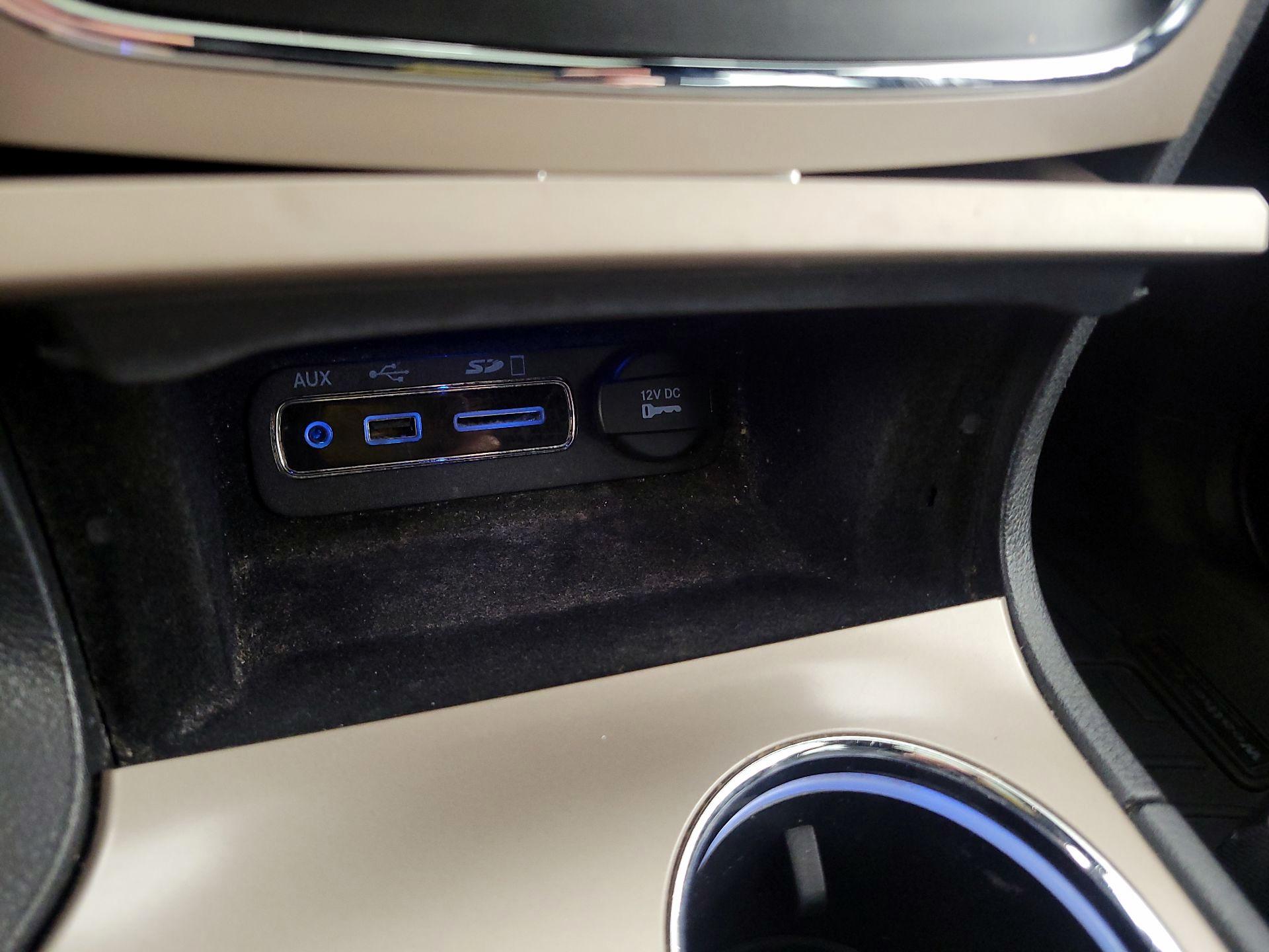 Thumbnail: 2015 Jeep Grand Cherokee - 19