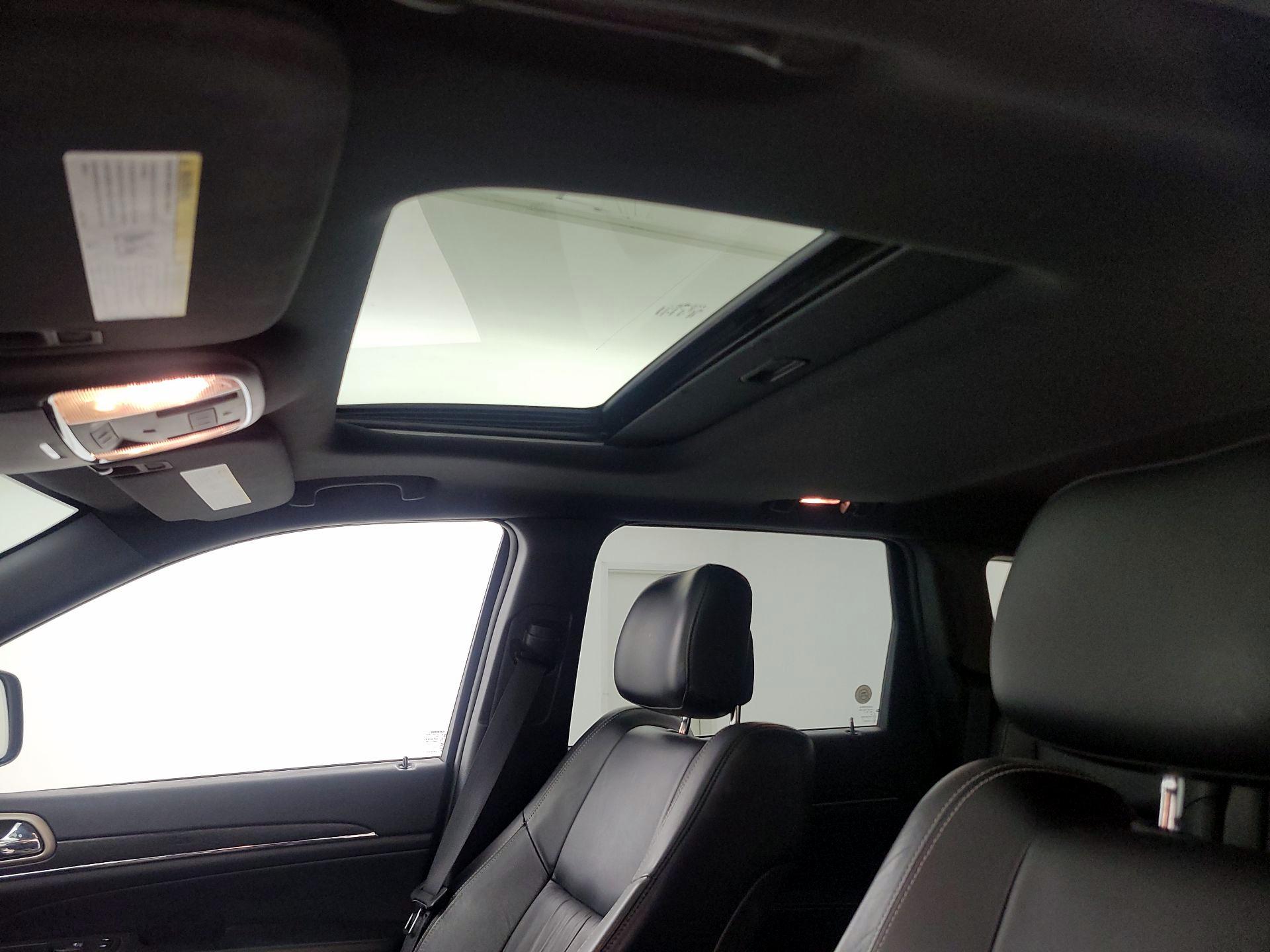 Thumbnail: 2015 Jeep Grand Cherokee - 20