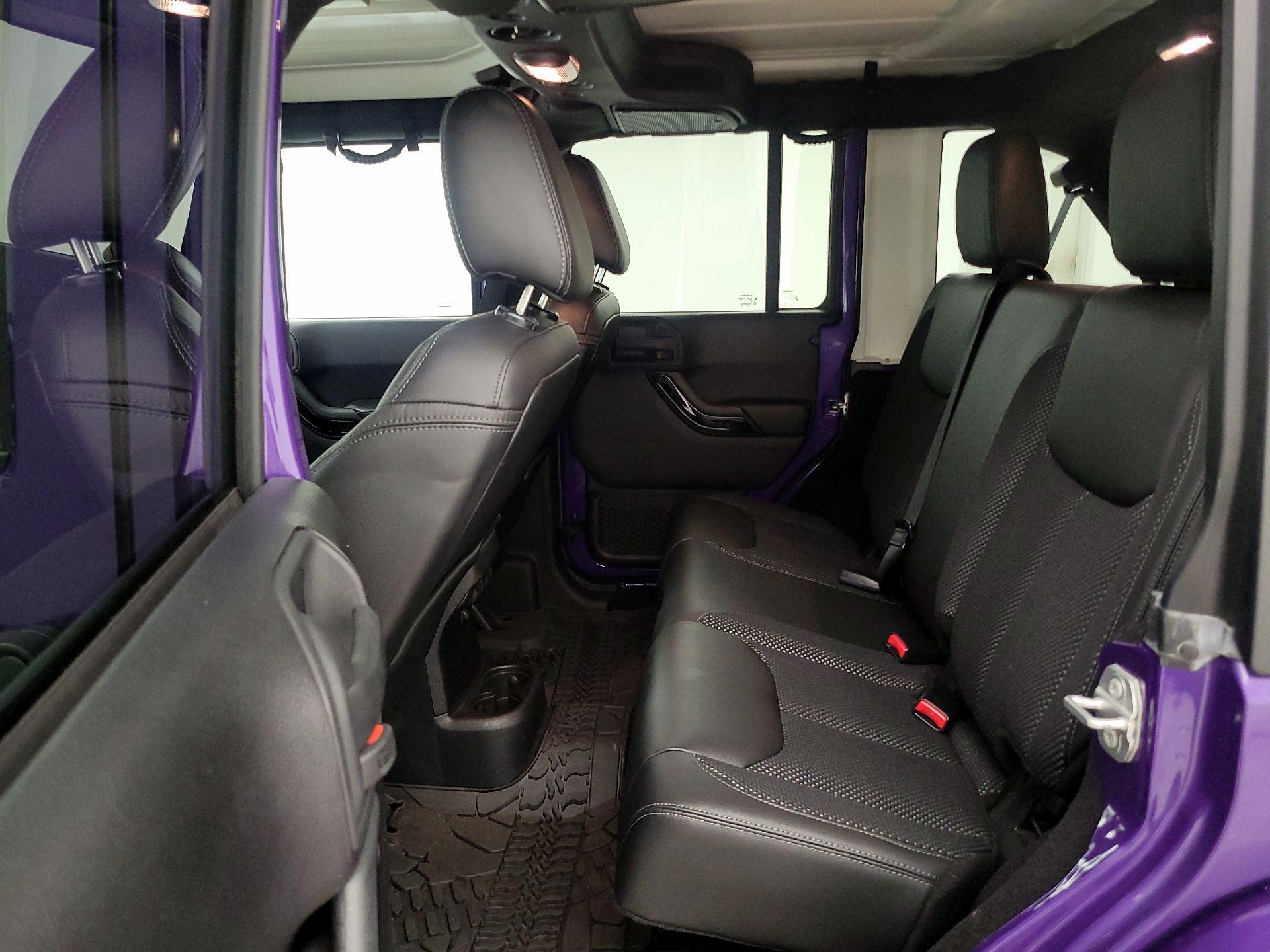 Thumbnail: 2016 Jeep Wrangler - 18