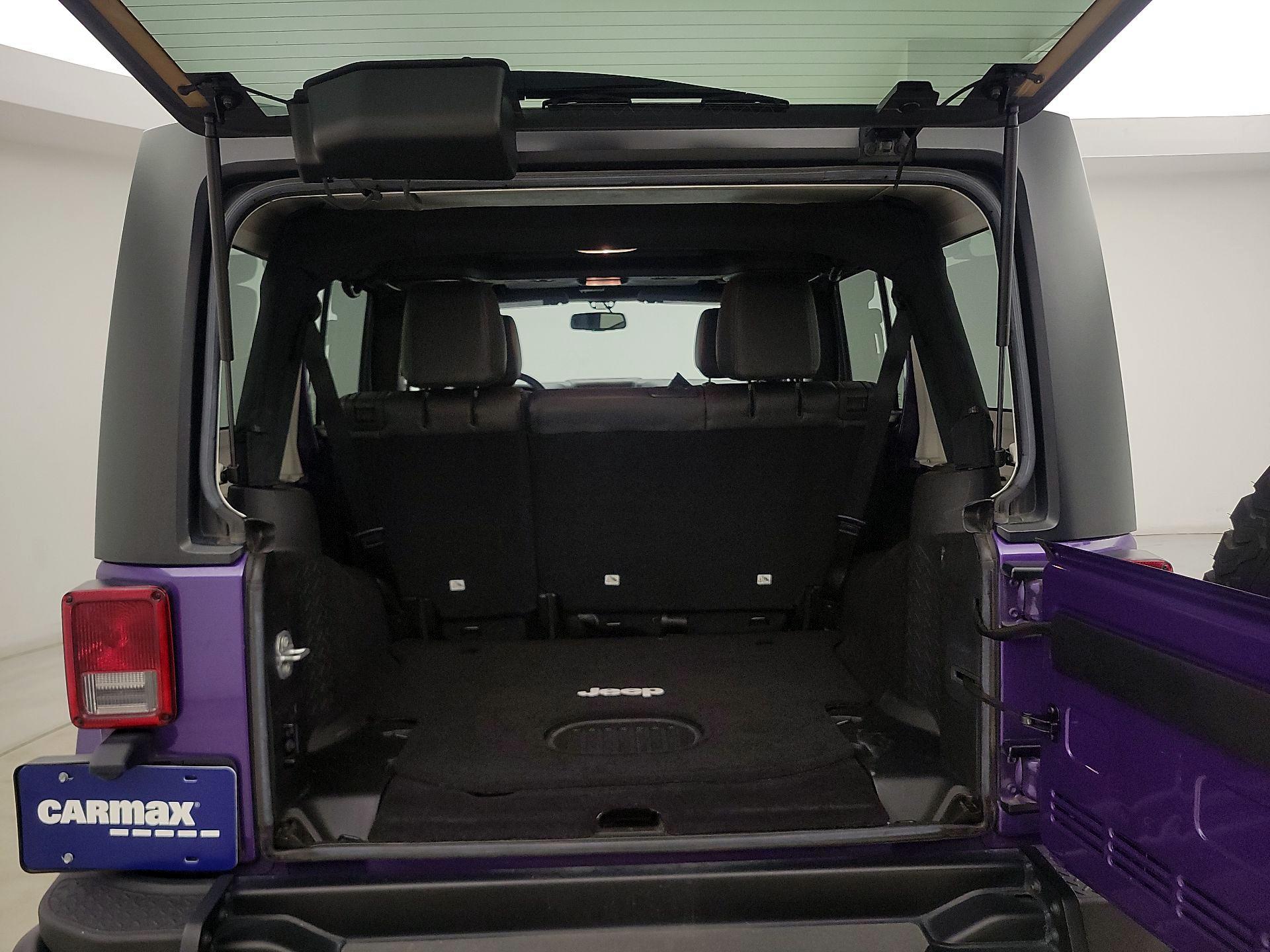 Thumbnail: 2016 Jeep Wrangler - 19