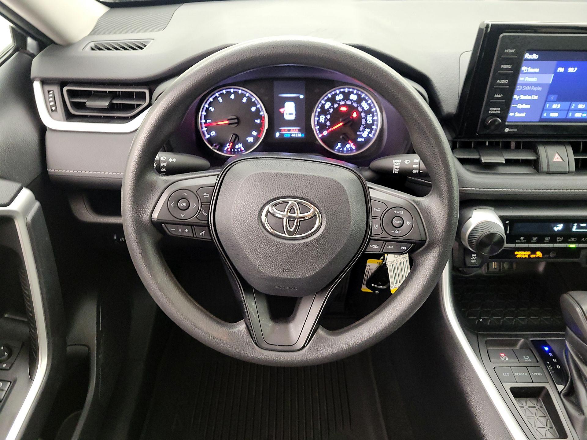 Thumbnail: 2021 Toyota RAV4 - 10