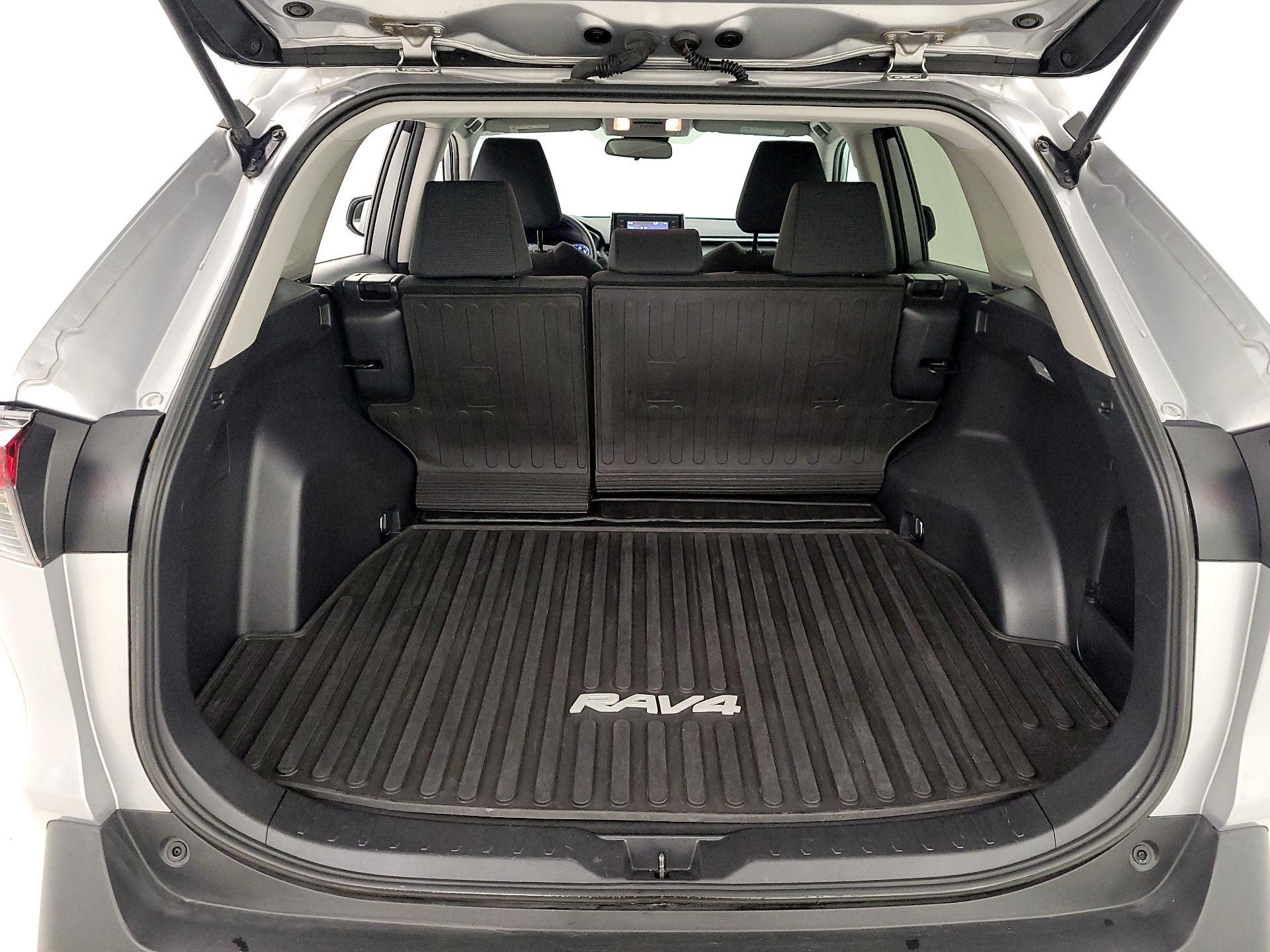 Thumbnail: 2021 Toyota RAV4 - 20