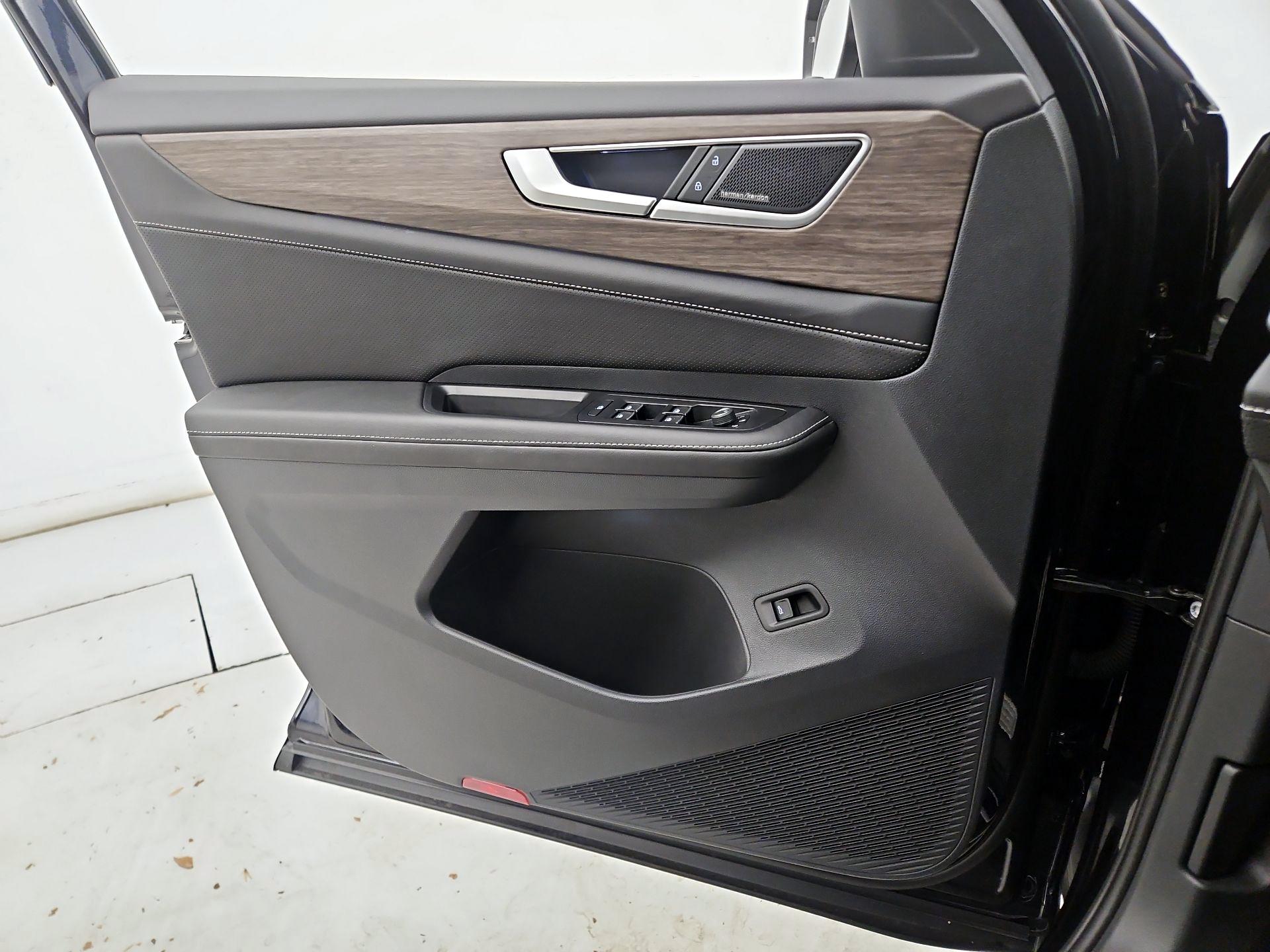 Thumbnail: 2025 Volkswagen Atlas - 12