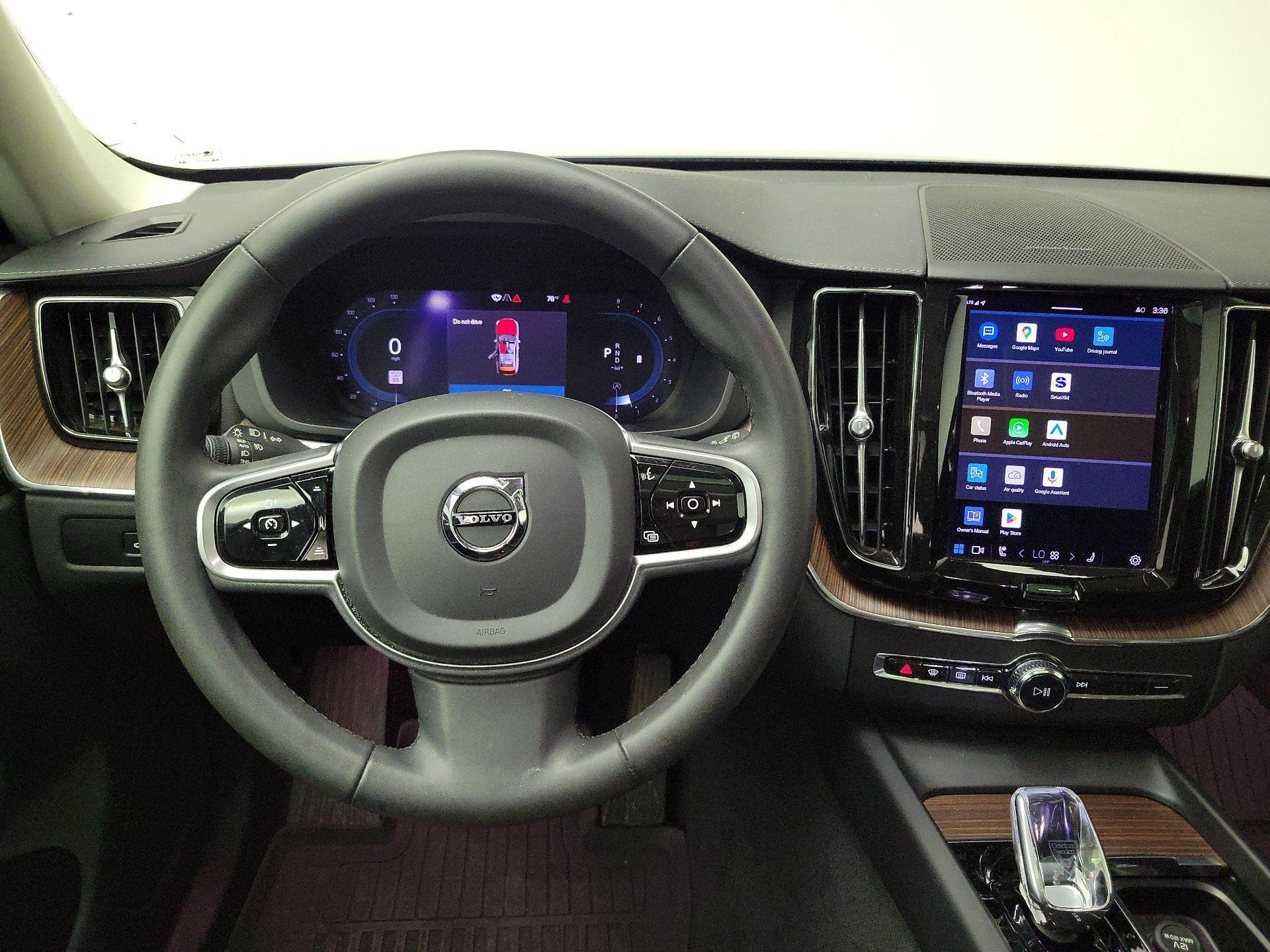 Thumbnail: 2023 Volvo XC60 - 10