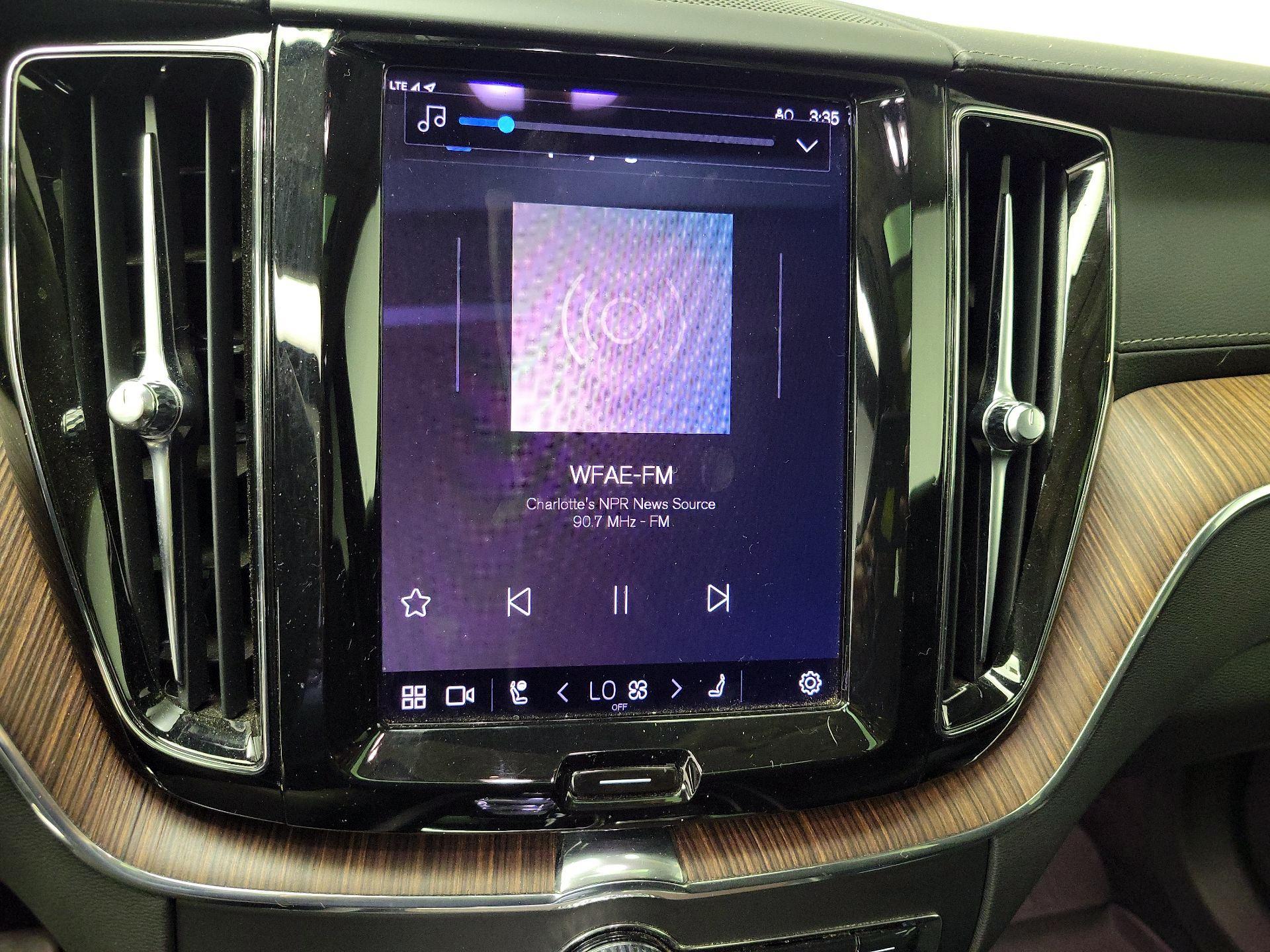 Thumbnail: 2023 Volvo XC60 - 15