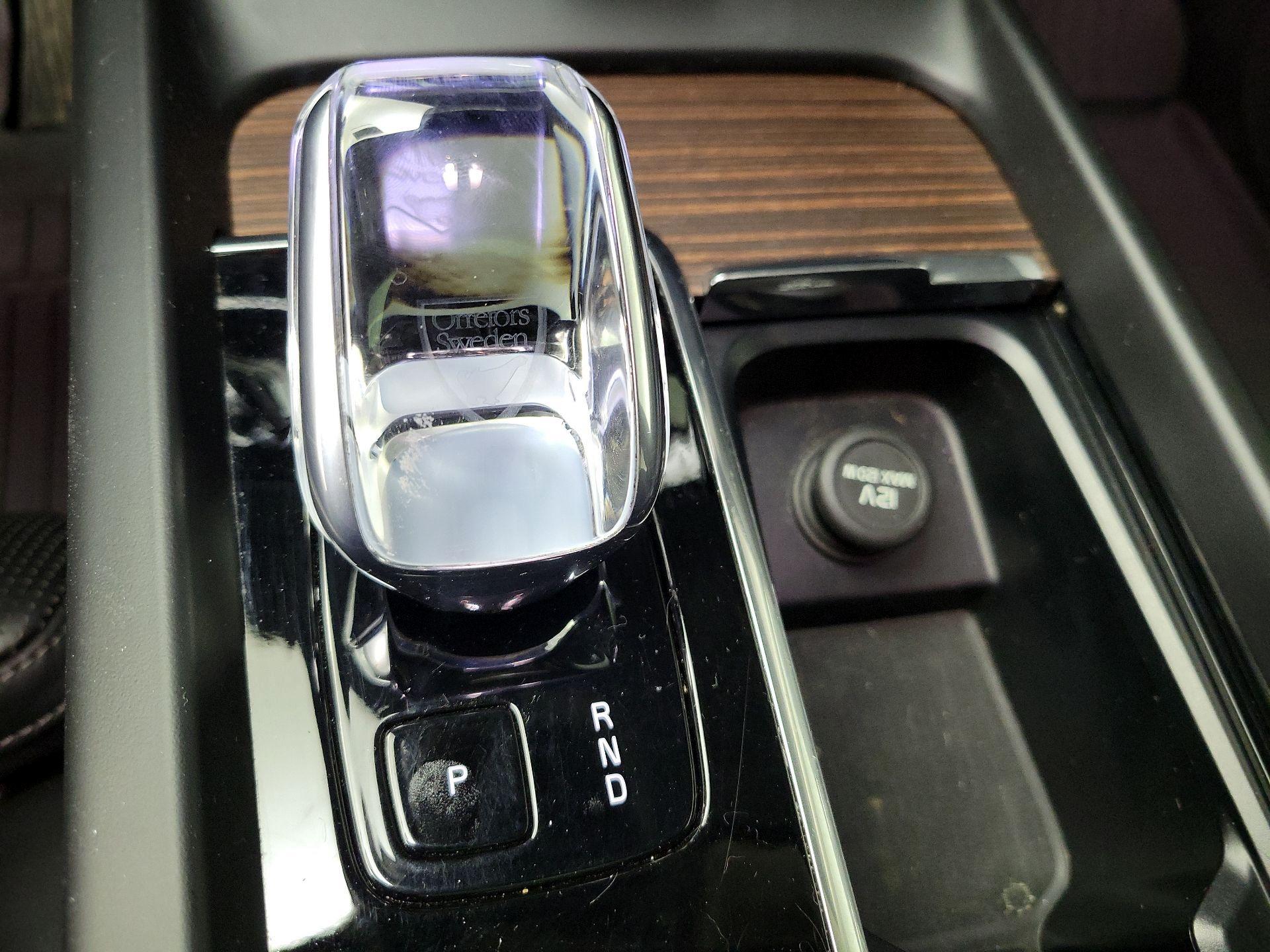 Thumbnail: 2023 Volvo XC60 - 17