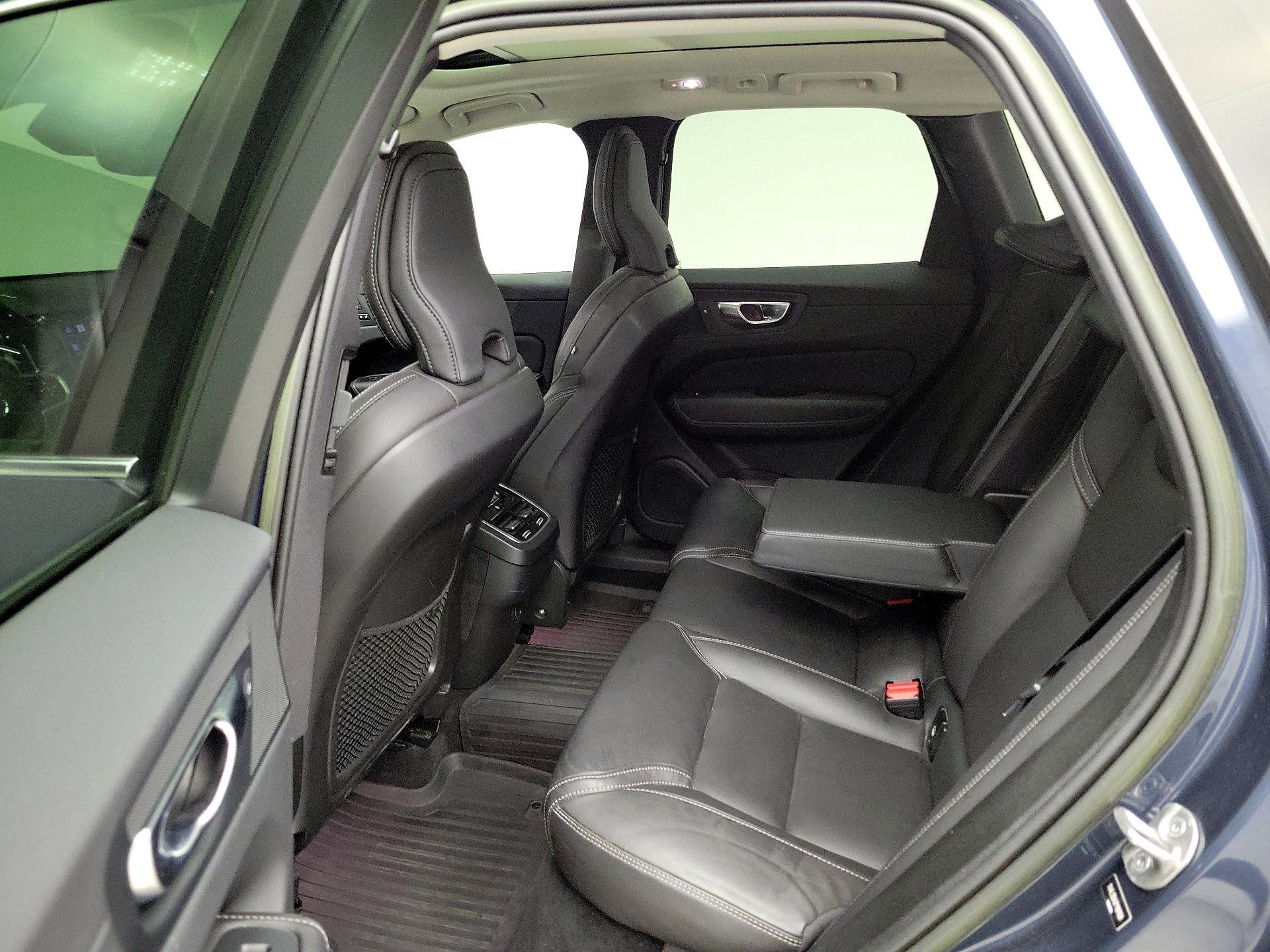 Thumbnail: 2023 Volvo XC60 - 20