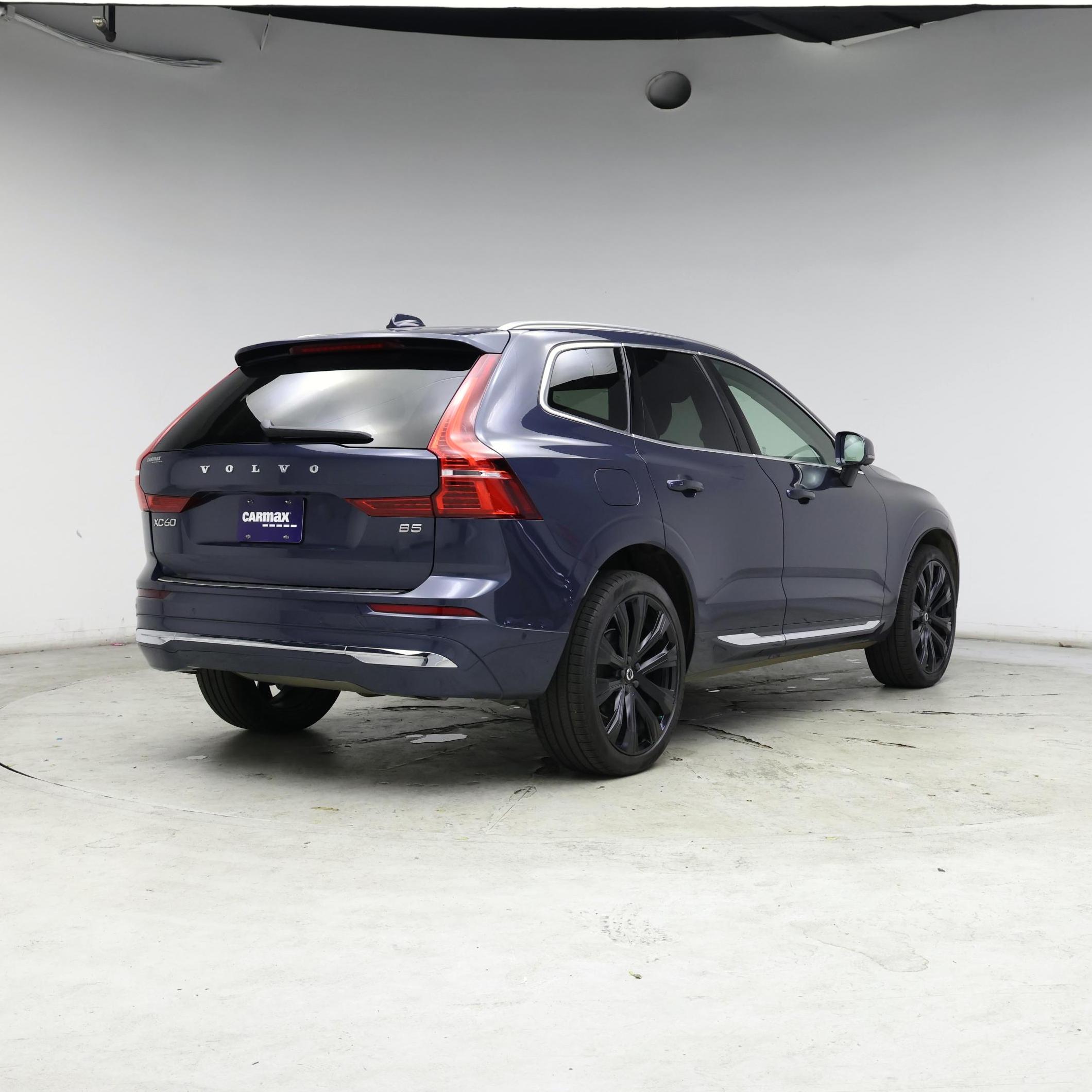 Thumbnail: 2023 Volvo XC60 - 8