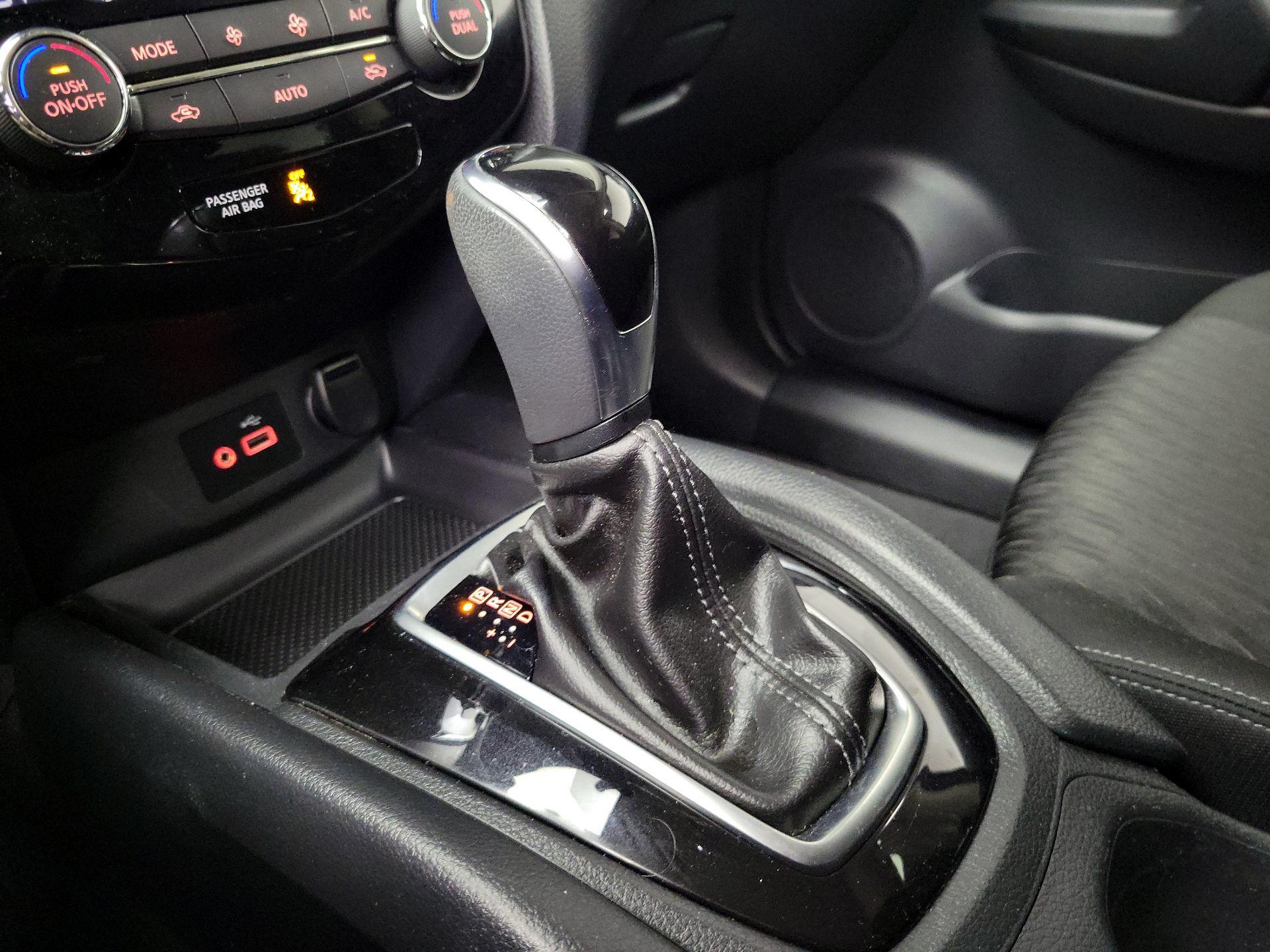 Thumbnail: 2020 Nissan Rogue - 17