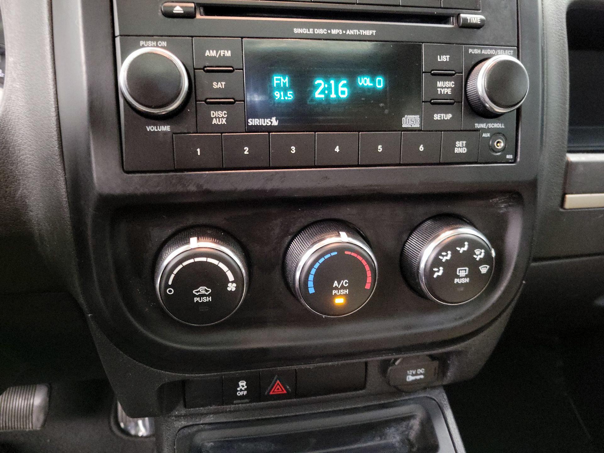 Thumbnail: 2016 Jeep Patriot - 15