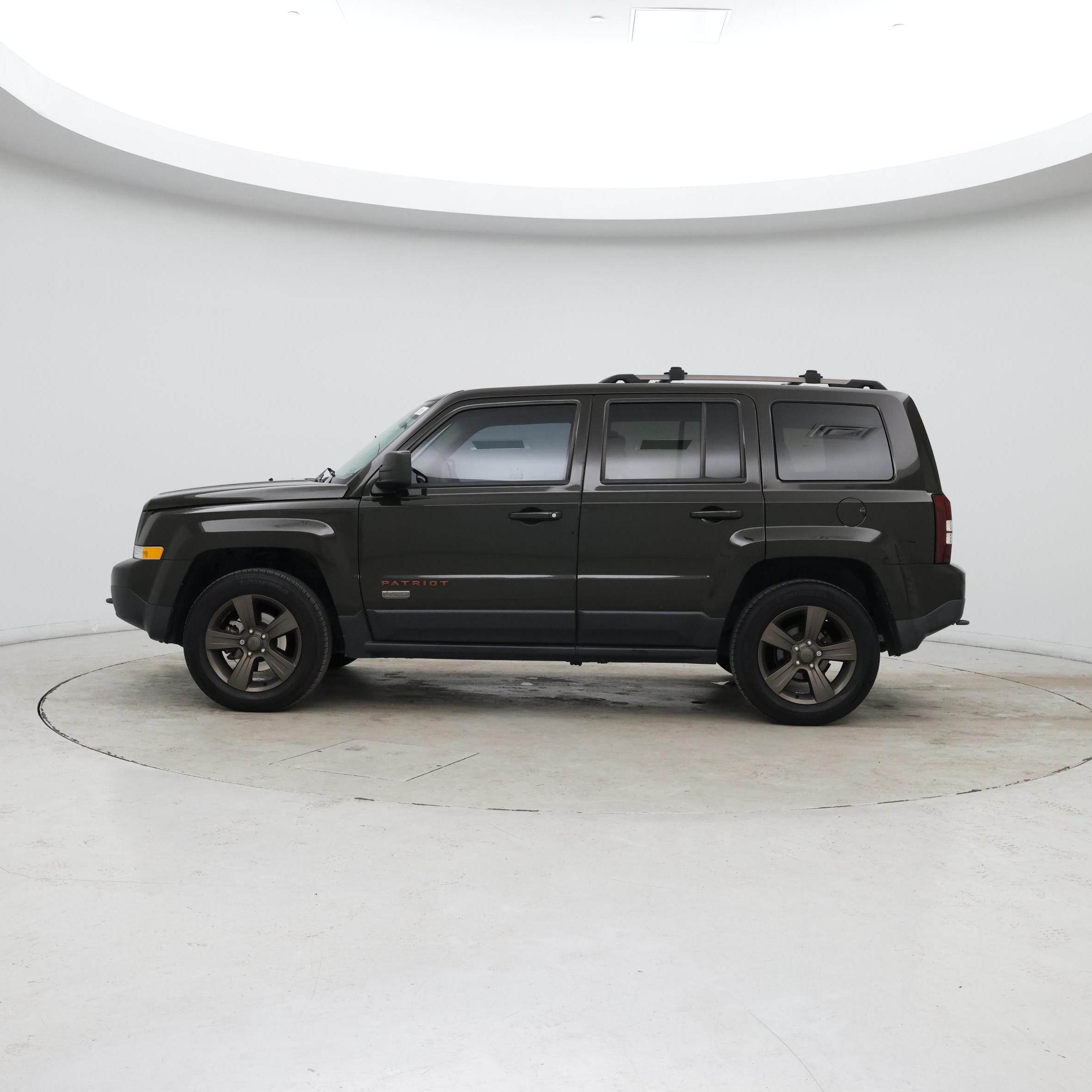 Thumbnail: 2016 Jeep Patriot - 3