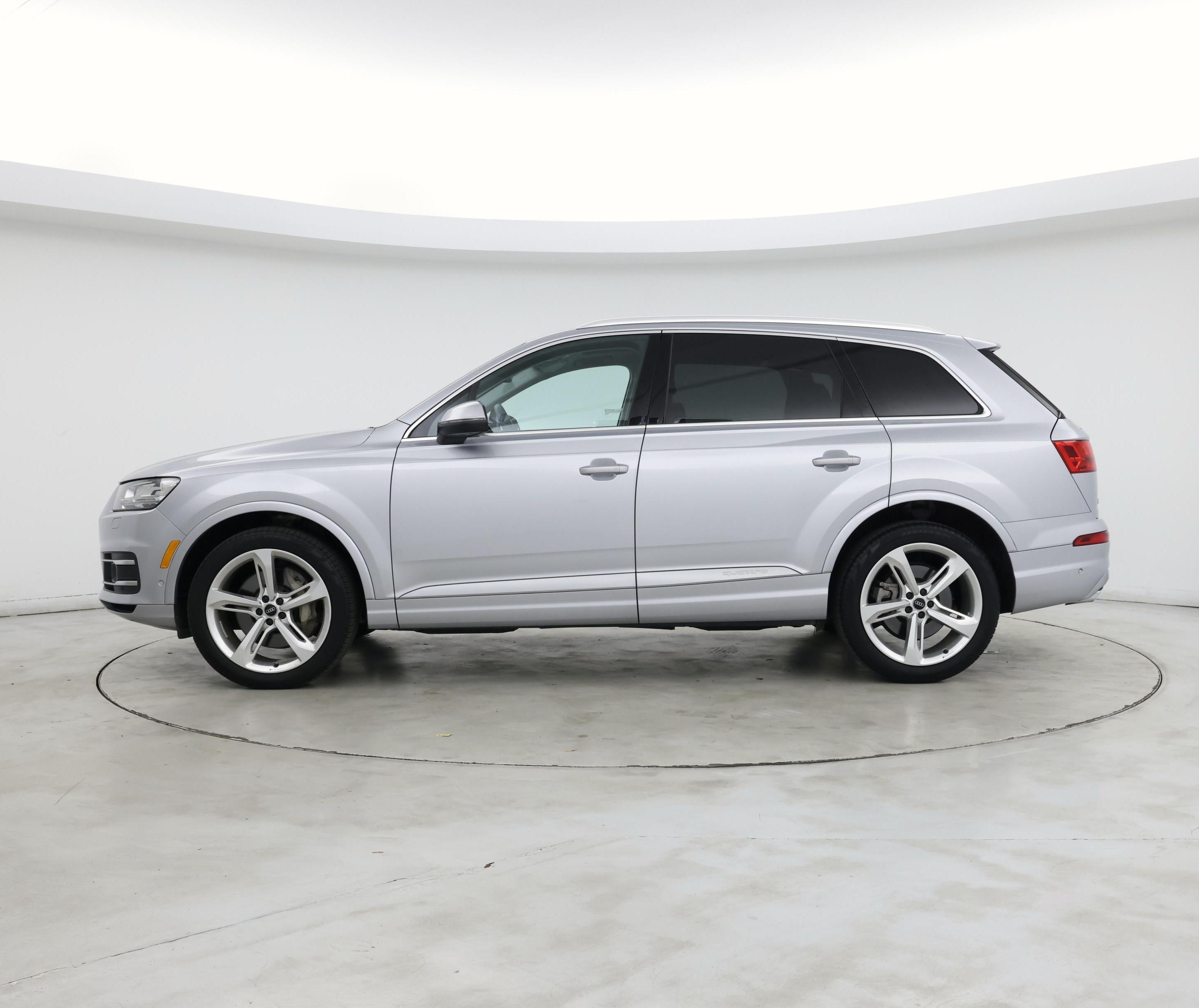 Thumbnail: 2019 Audi Q7 - 3