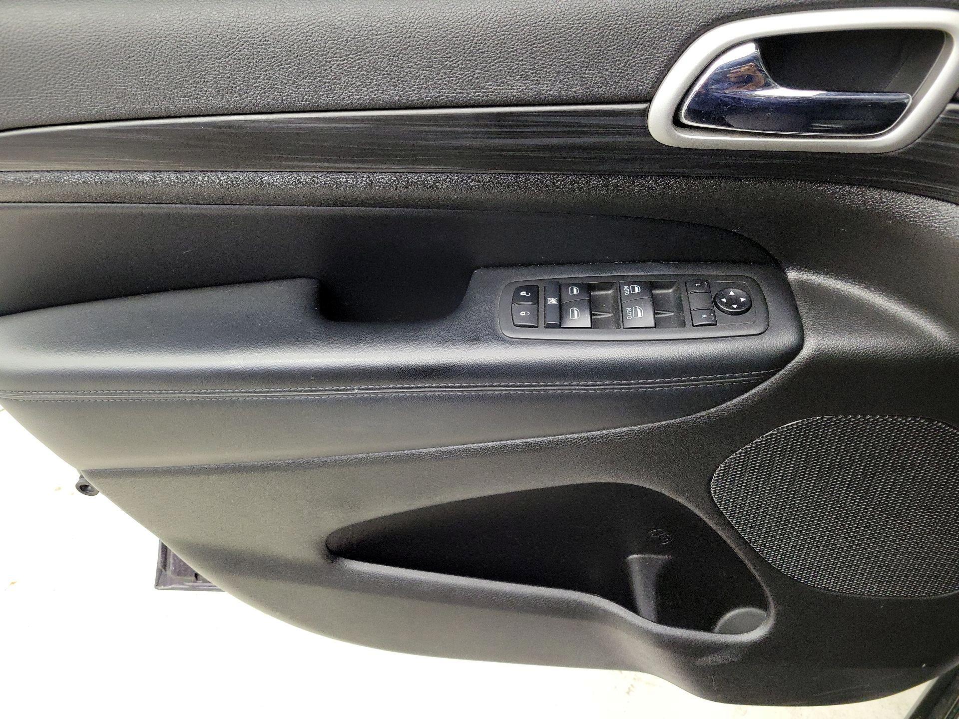 Thumbnail: 2021 Jeep Grand Cherokee - 12