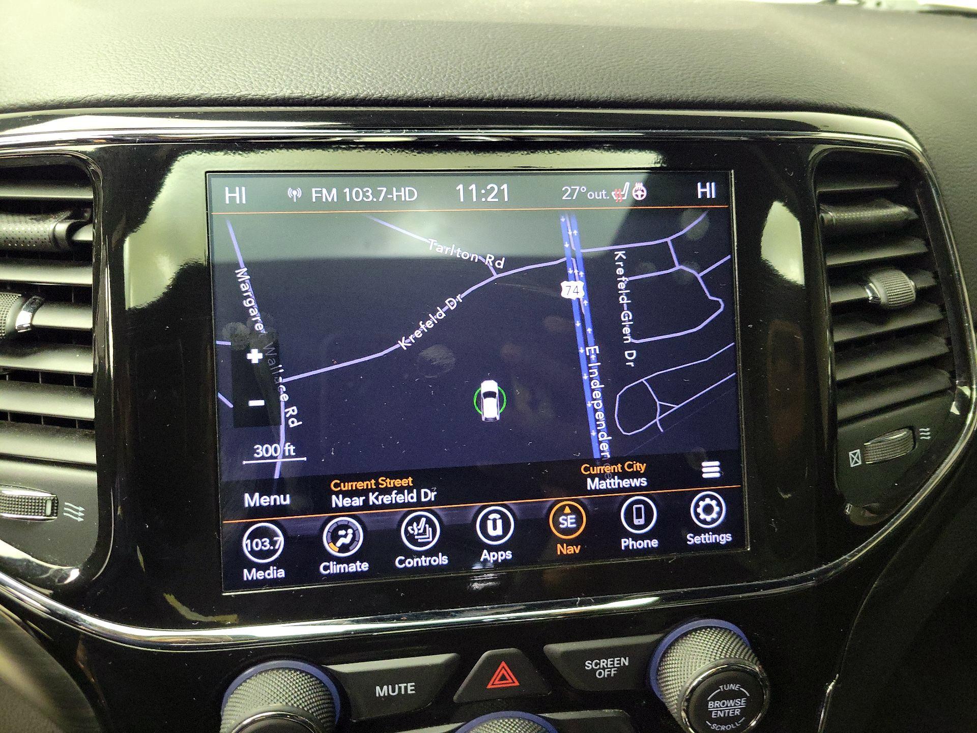 Thumbnail: 2021 Jeep Grand Cherokee - 14