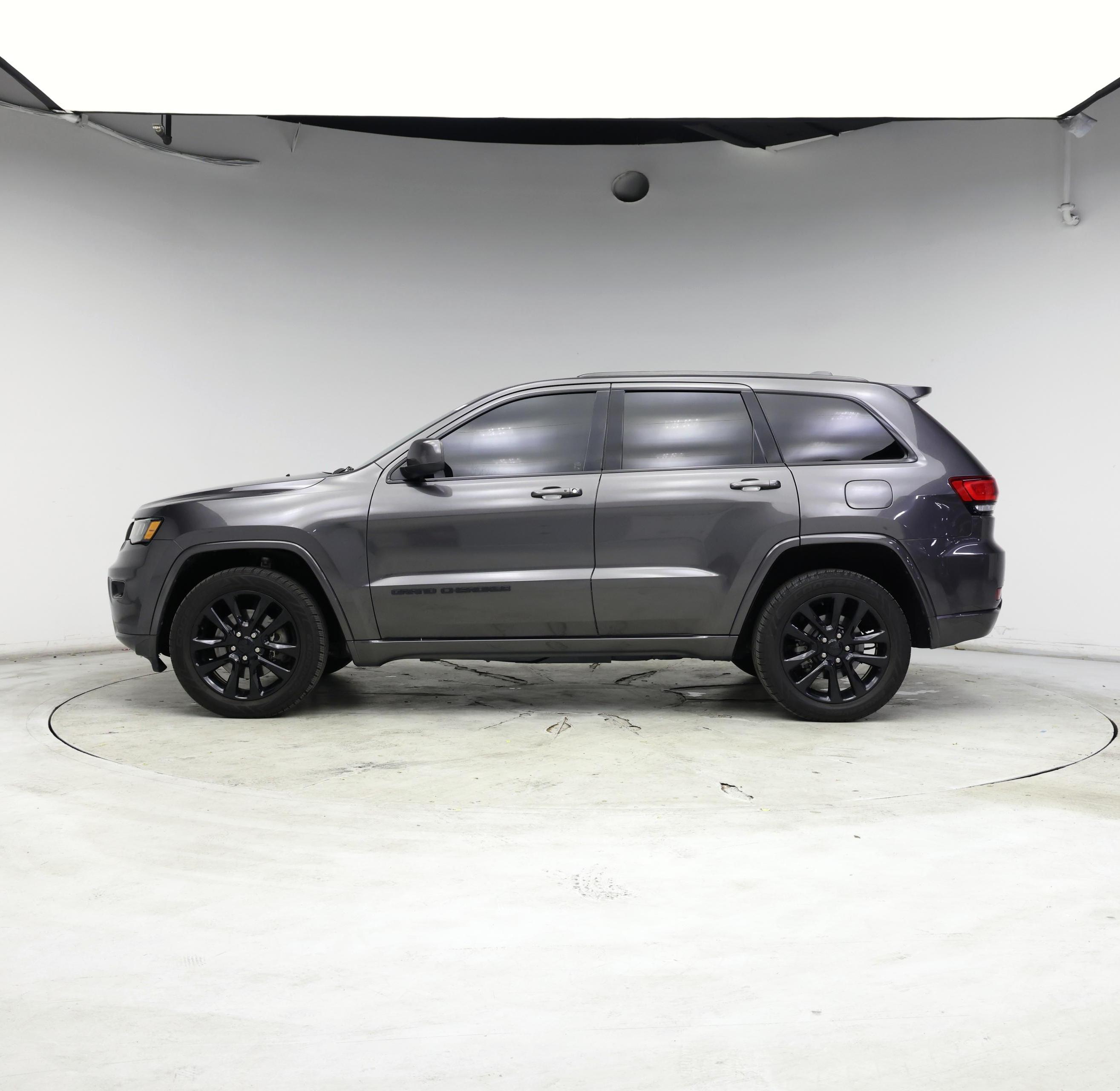Thumbnail: 2021 Jeep Grand Cherokee - 3
