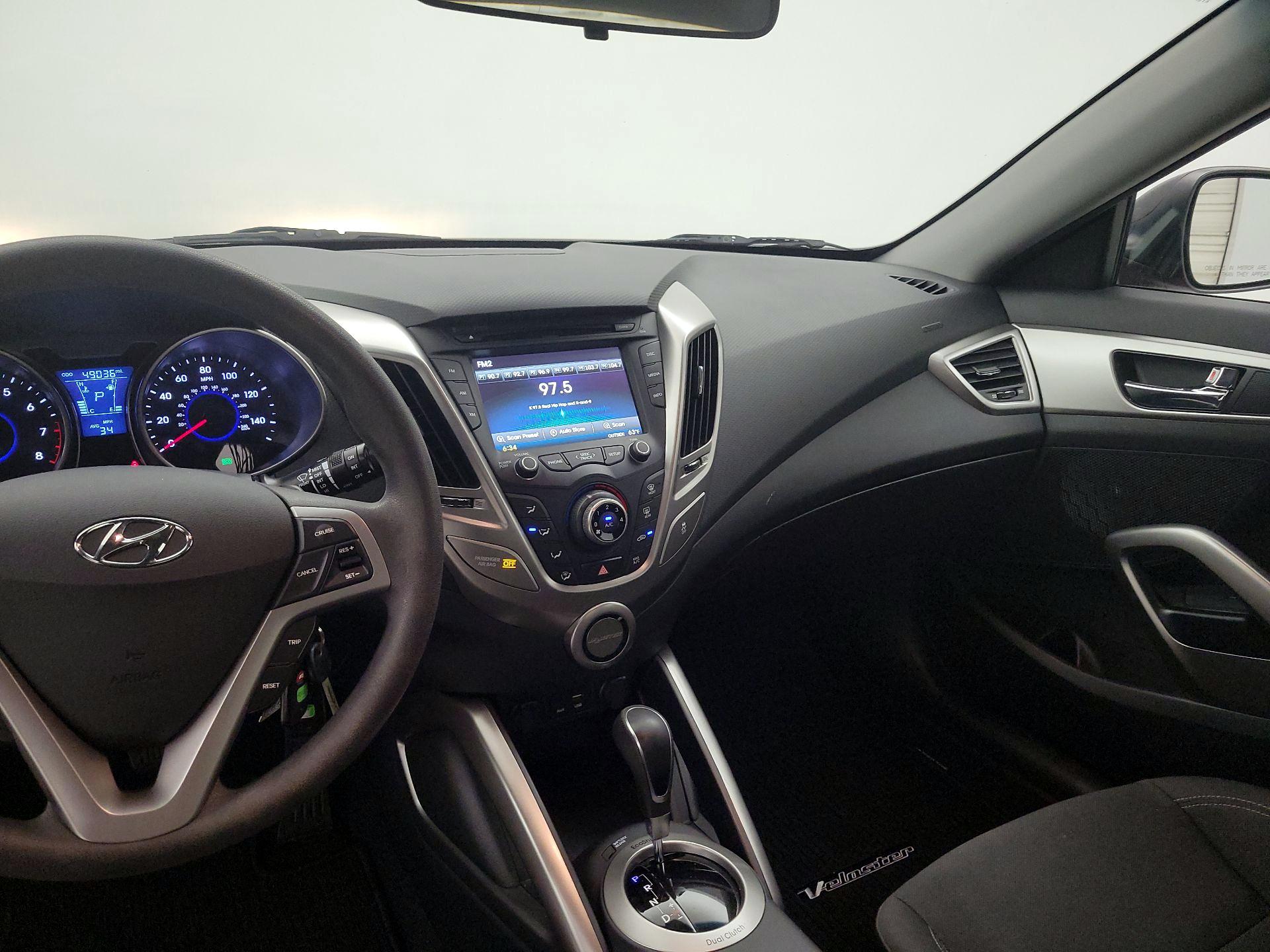 Thumbnail: 2016 Hyundai Veloster - 9