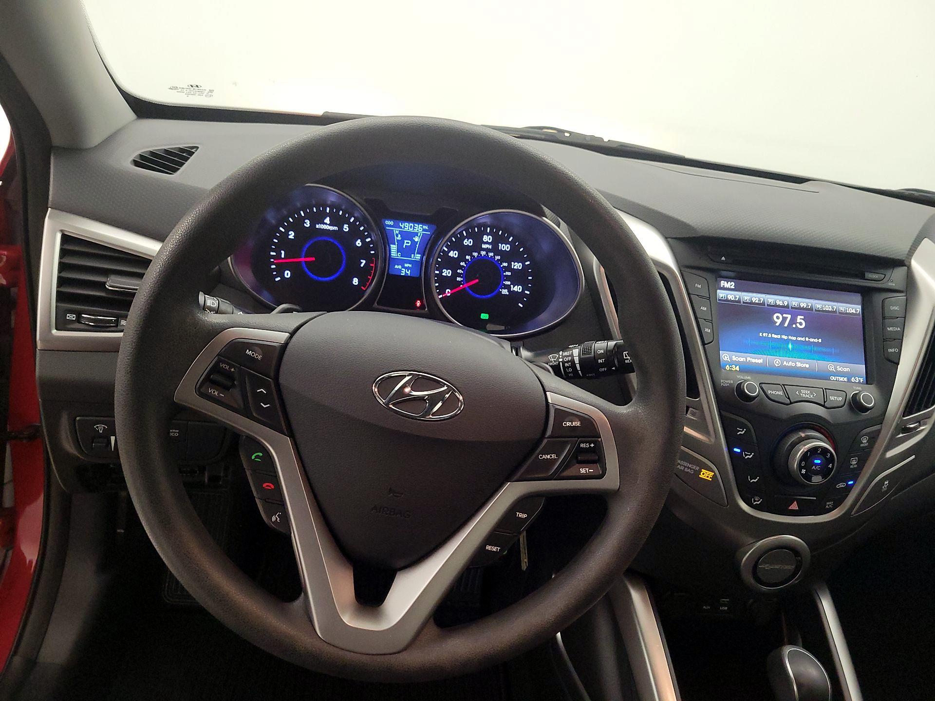 Thumbnail: 2016 Hyundai Veloster - 10