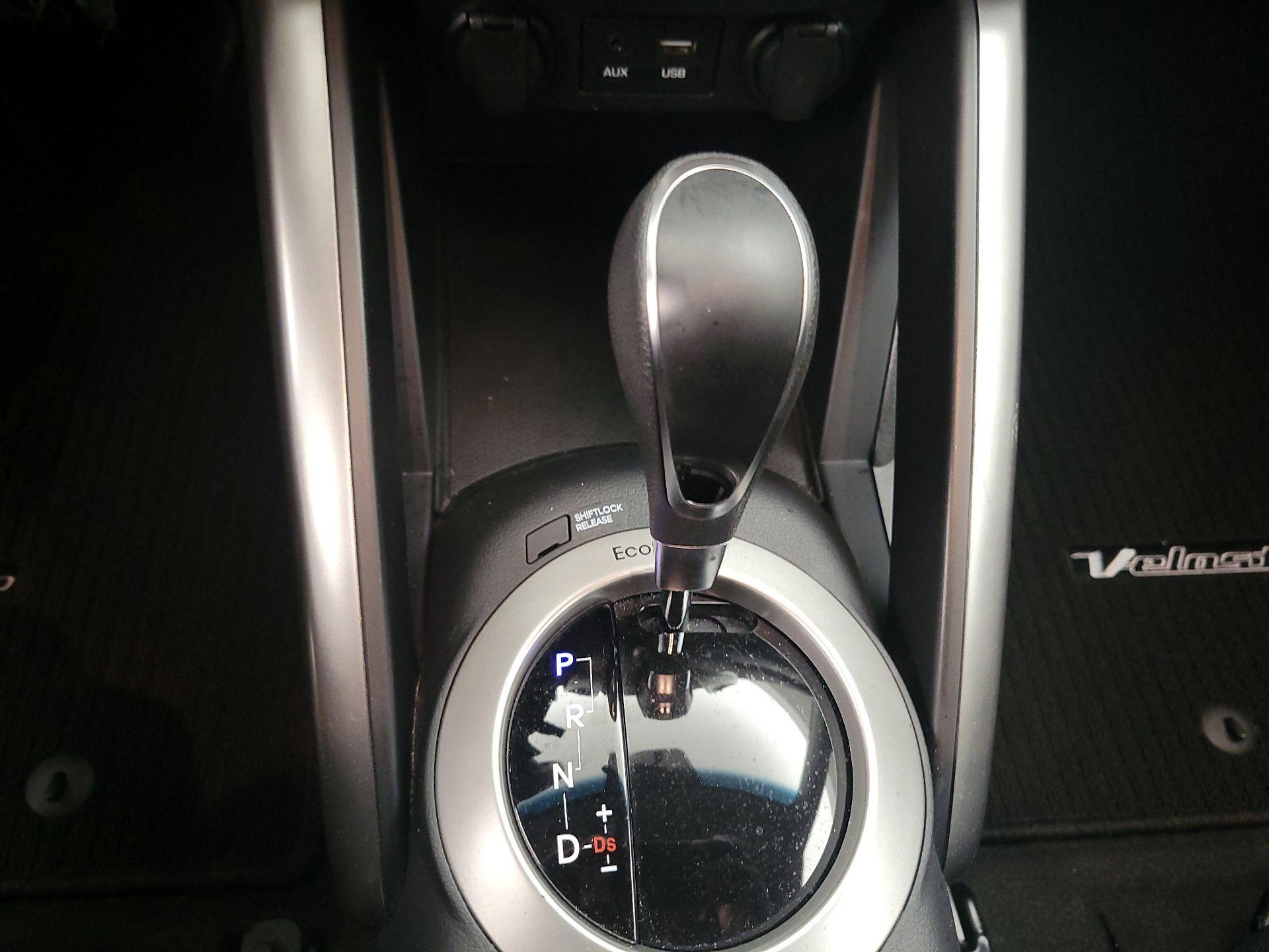 Thumbnail: 2016 Hyundai Veloster - 17