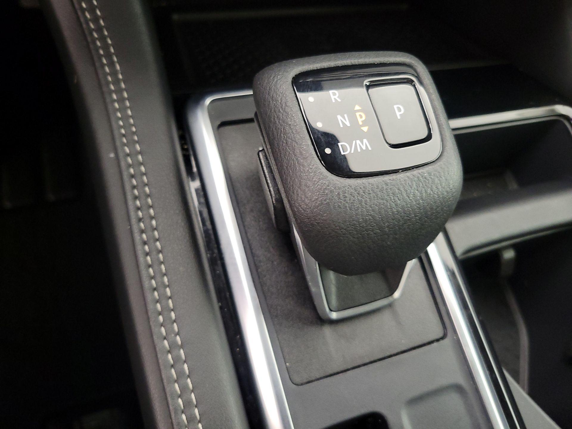 Thumbnail: 2023 Nissan Pathfinder - 18