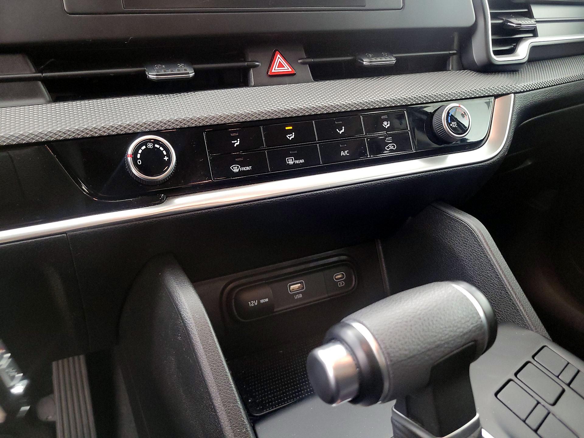 Thumbnail: 2023 Kia Sportage - 16