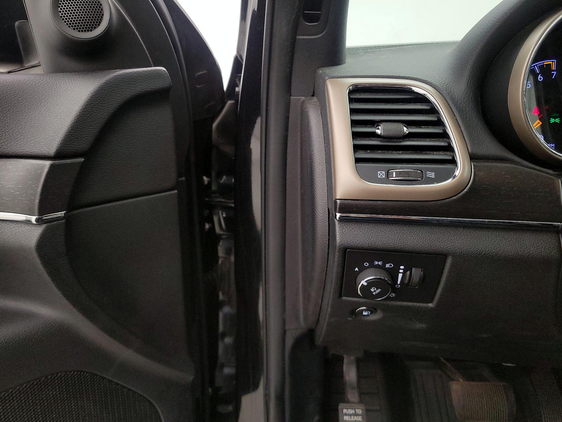 Thumbnail: 2015 Jeep Grand Cherokee - 13