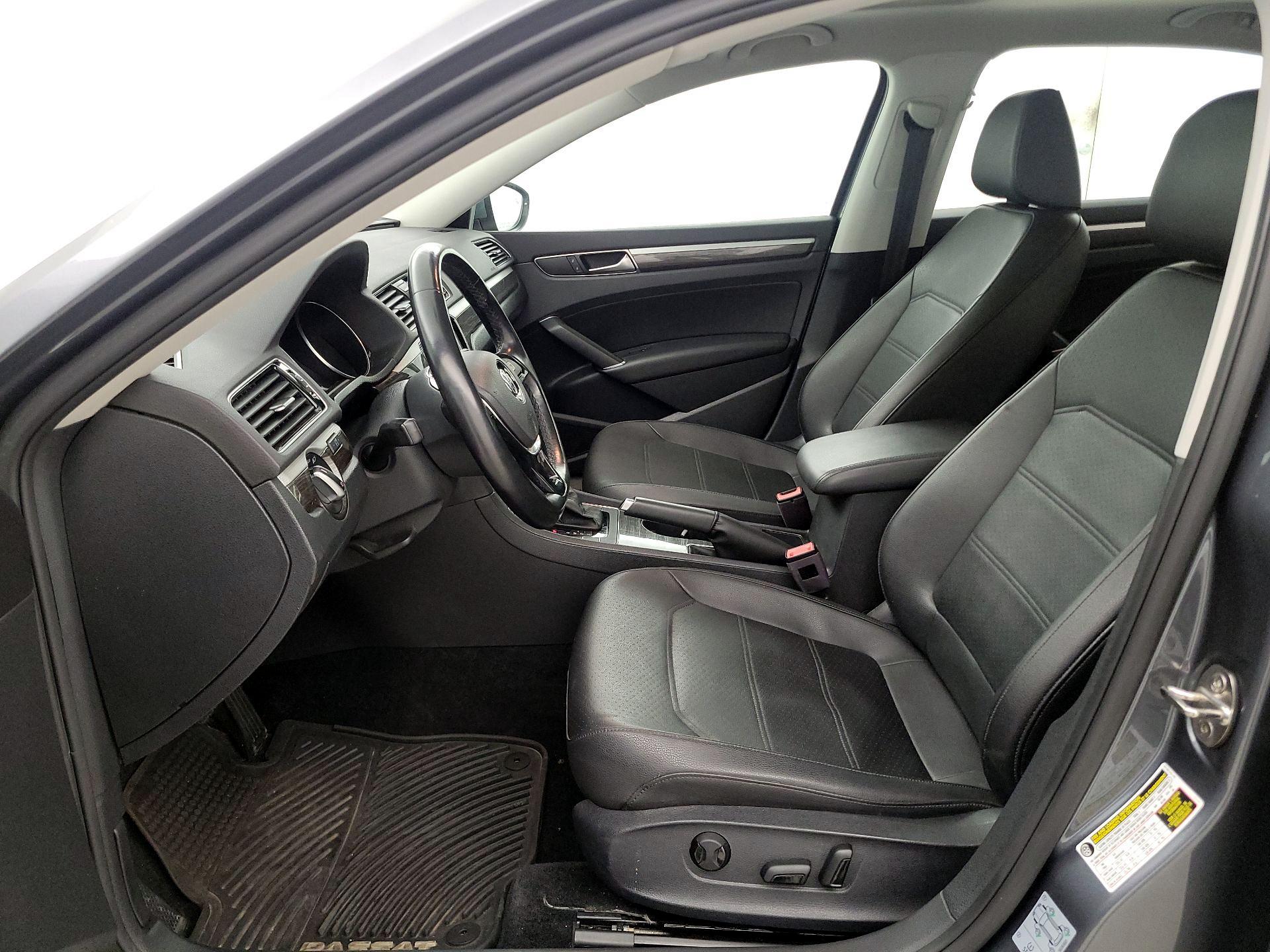 Thumbnail: 2018 Volkswagen Passat - 11