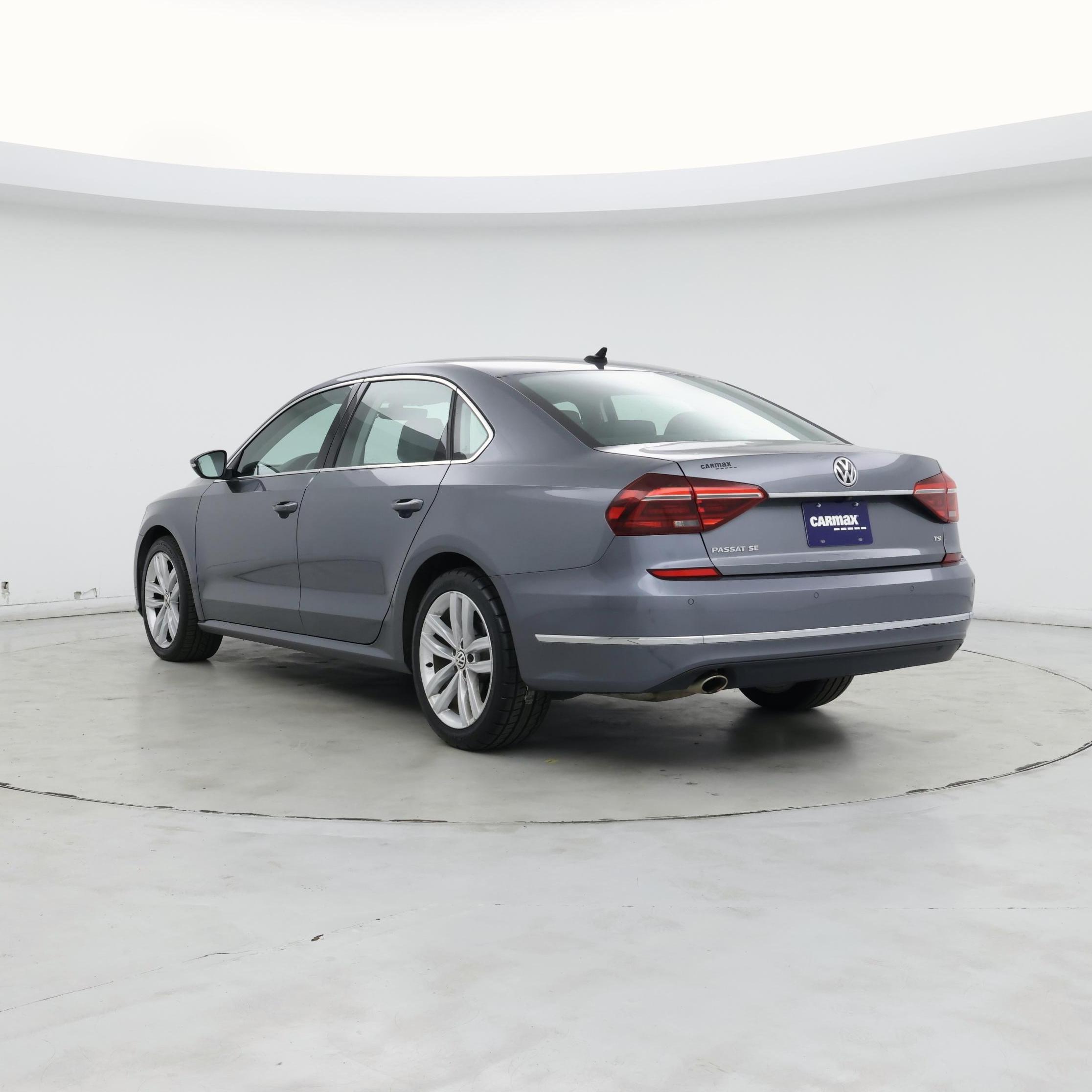 Thumbnail: 2018 Volkswagen Passat - 2