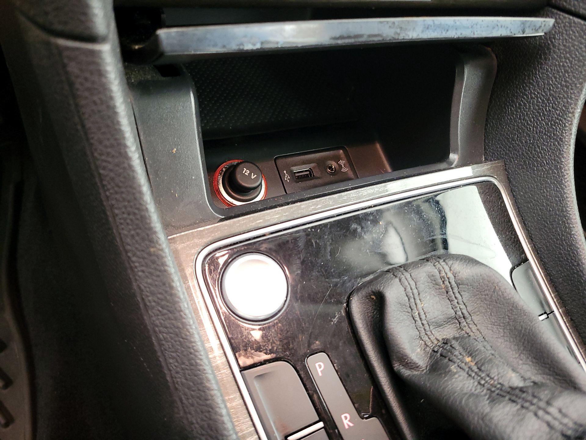 Thumbnail: 2018 Volkswagen Passat - 19