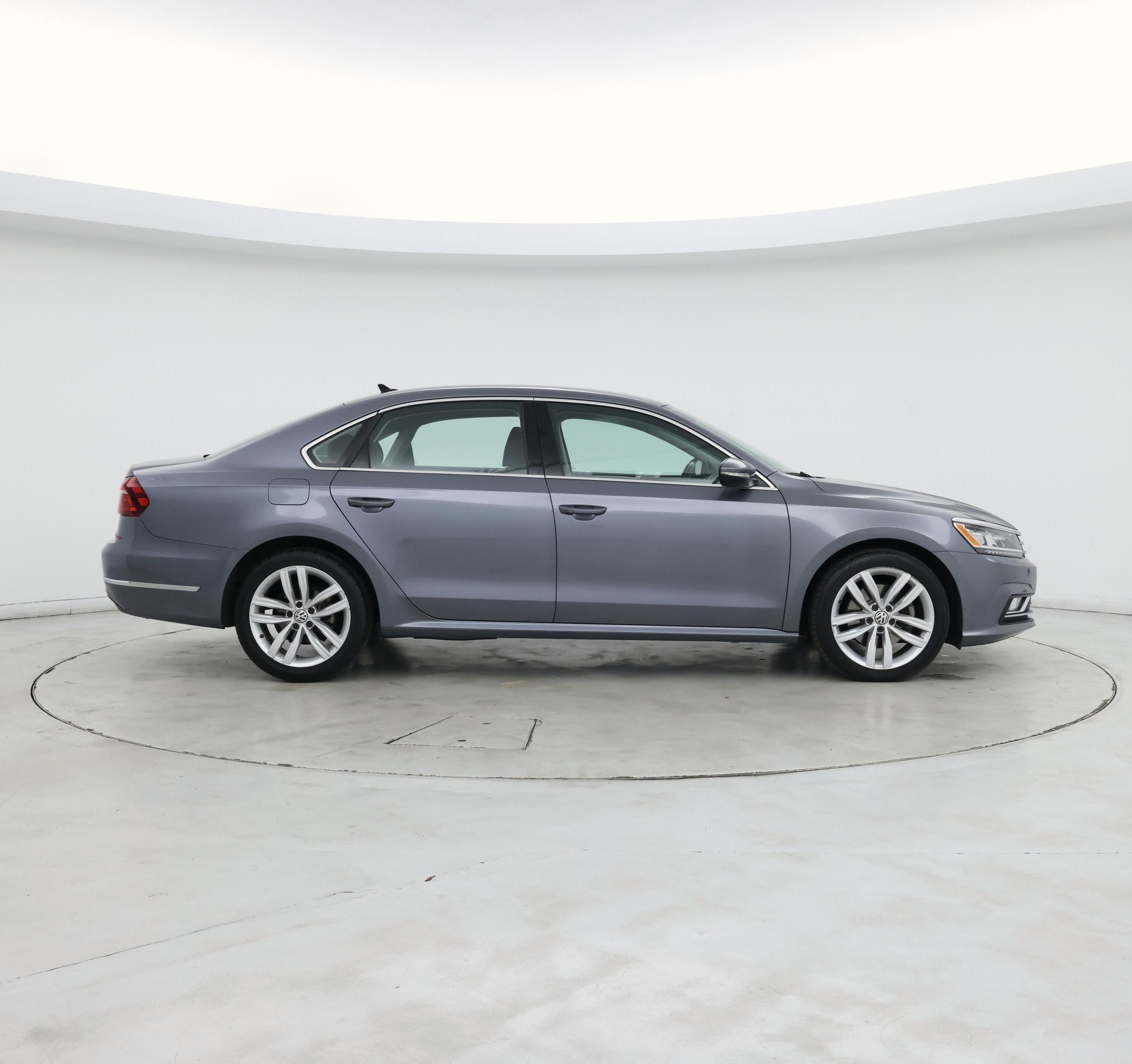 Thumbnail: 2018 Volkswagen Passat - 7