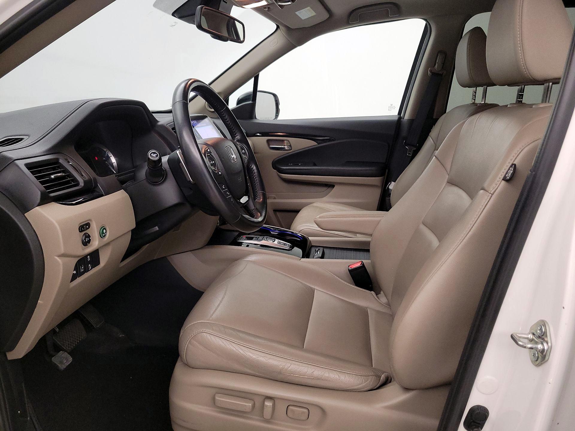 Thumbnail: 2016 Honda Pilot - 11