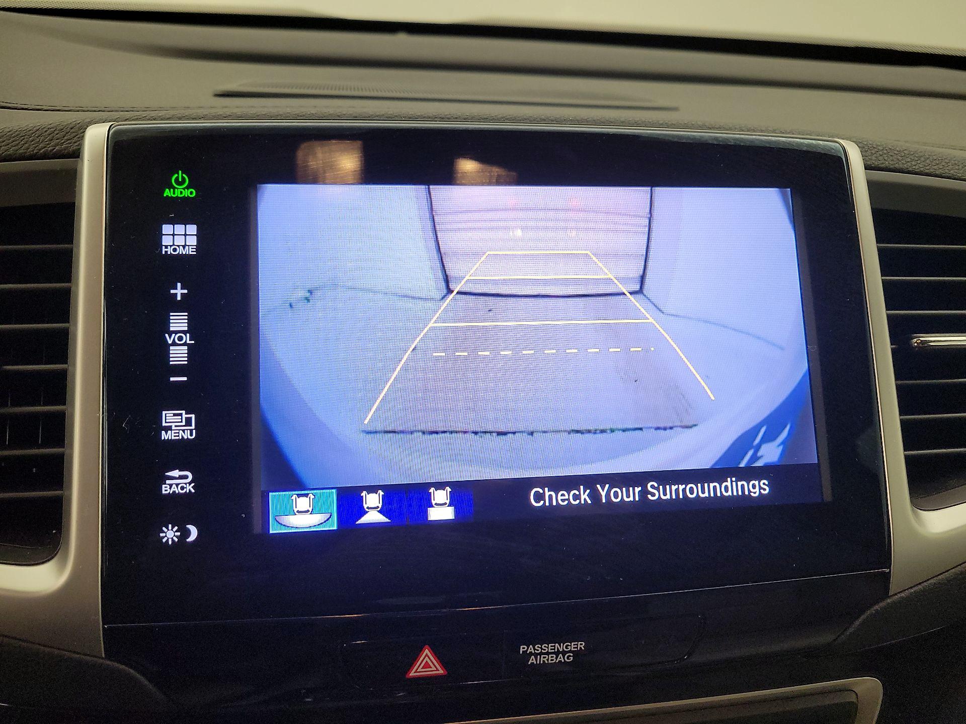 Thumbnail: 2016 Honda Pilot - 15