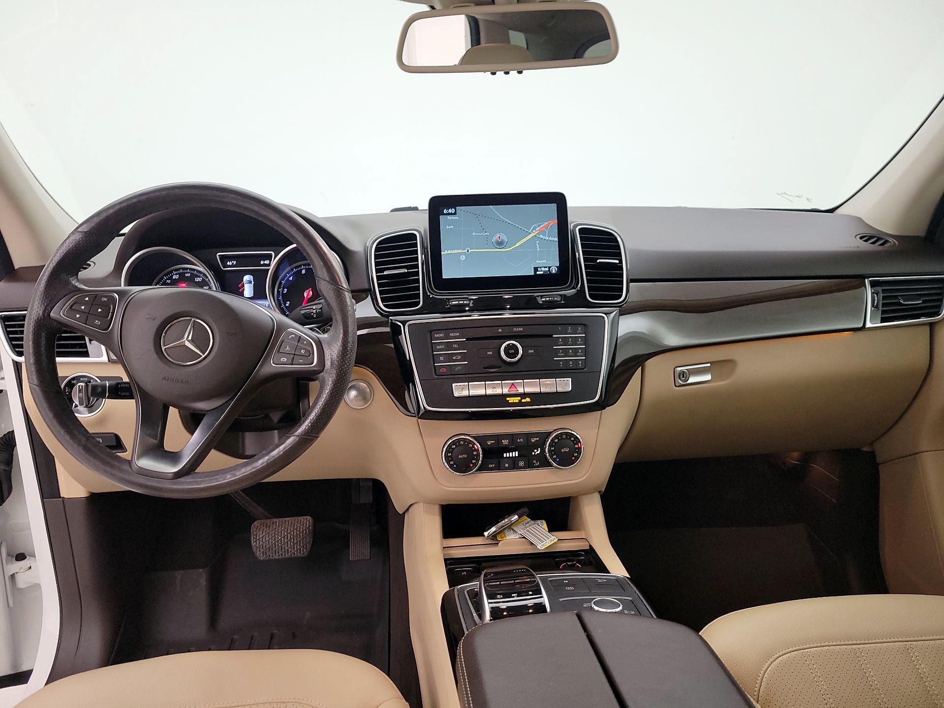 Thumbnail: 2017 Mercedes-Benz GLE - 9