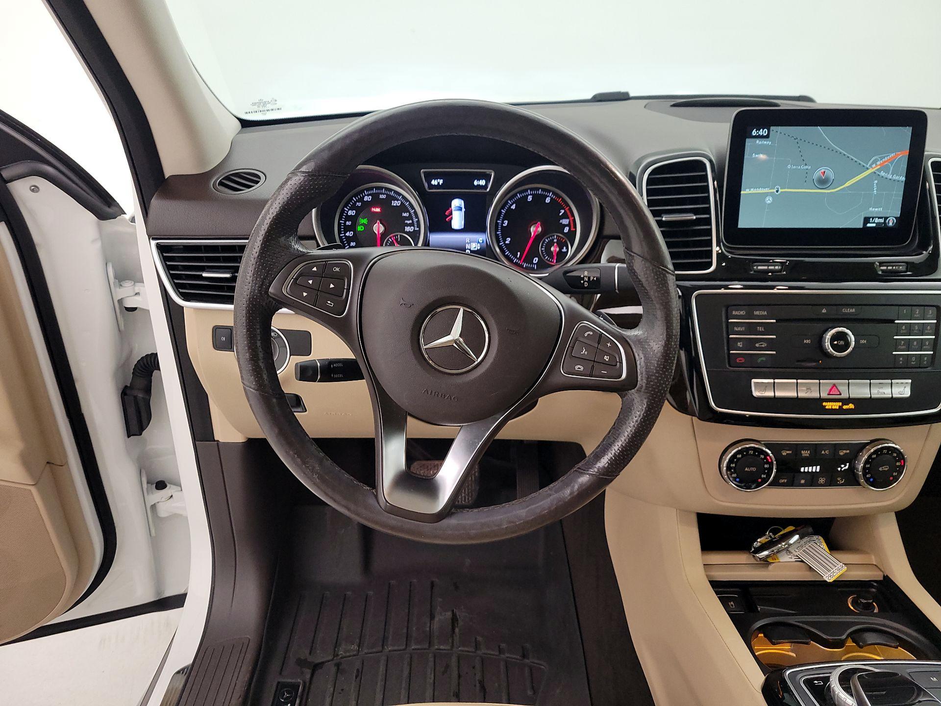 Thumbnail: 2017 Mercedes-Benz GLE - 10