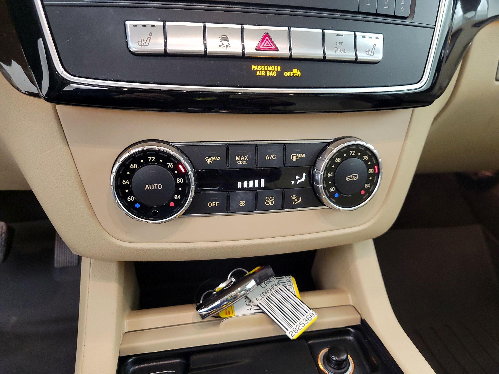 Thumbnail: 2017 Mercedes-Benz GLE - 17