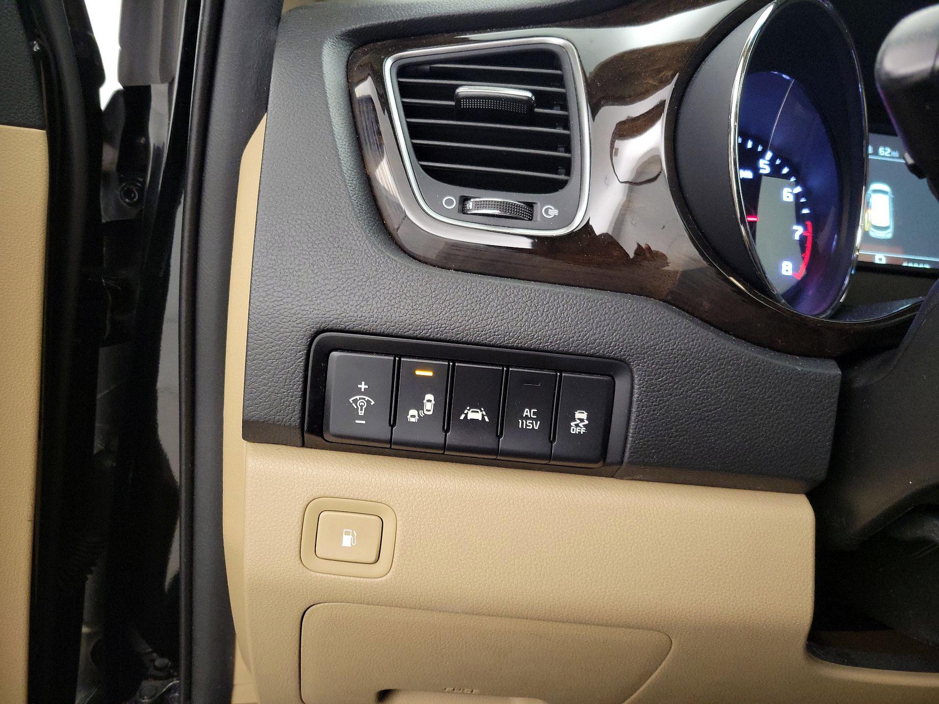 Thumbnail: 2019 Kia Sedona - 13