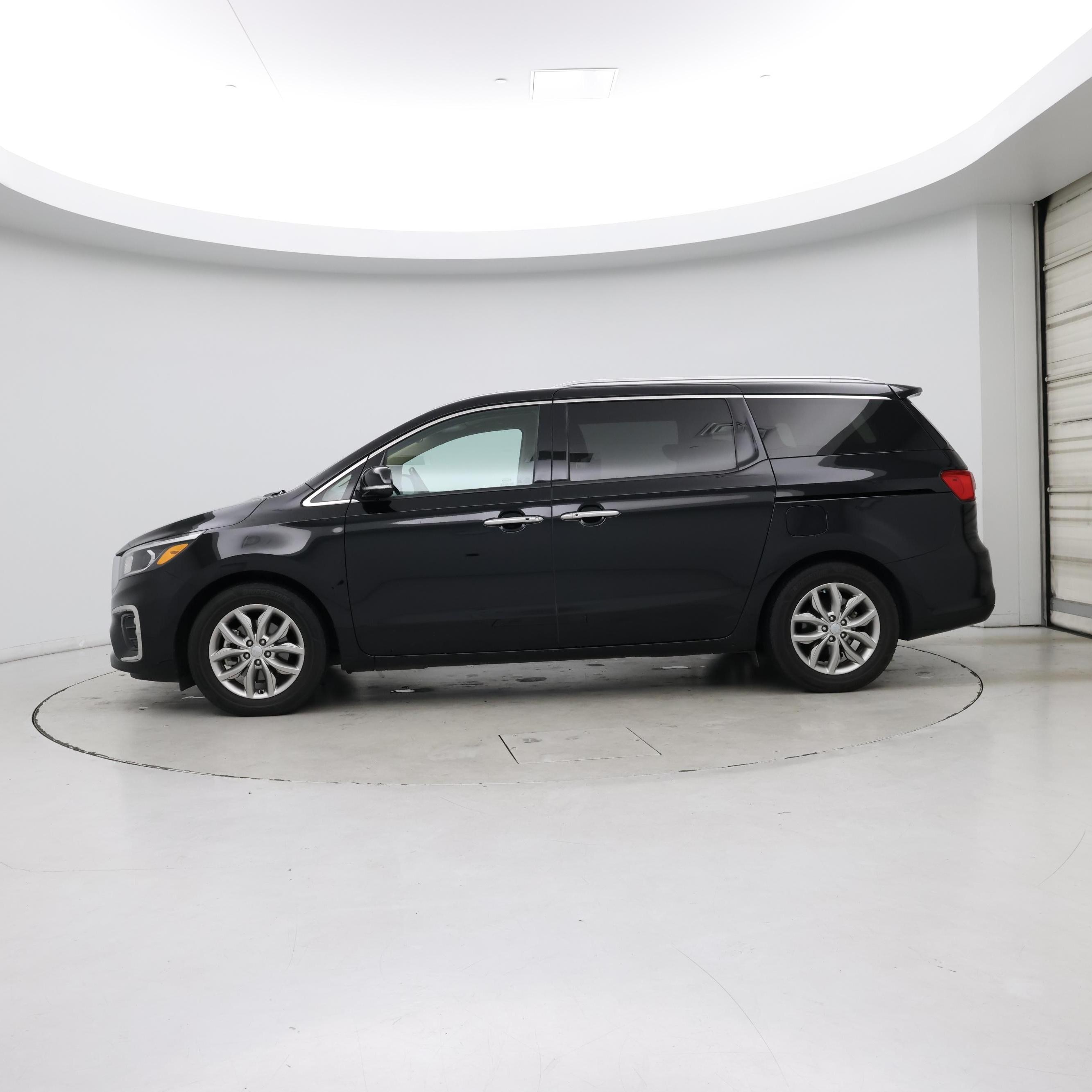 Thumbnail: 2019 Kia Sedona - 3