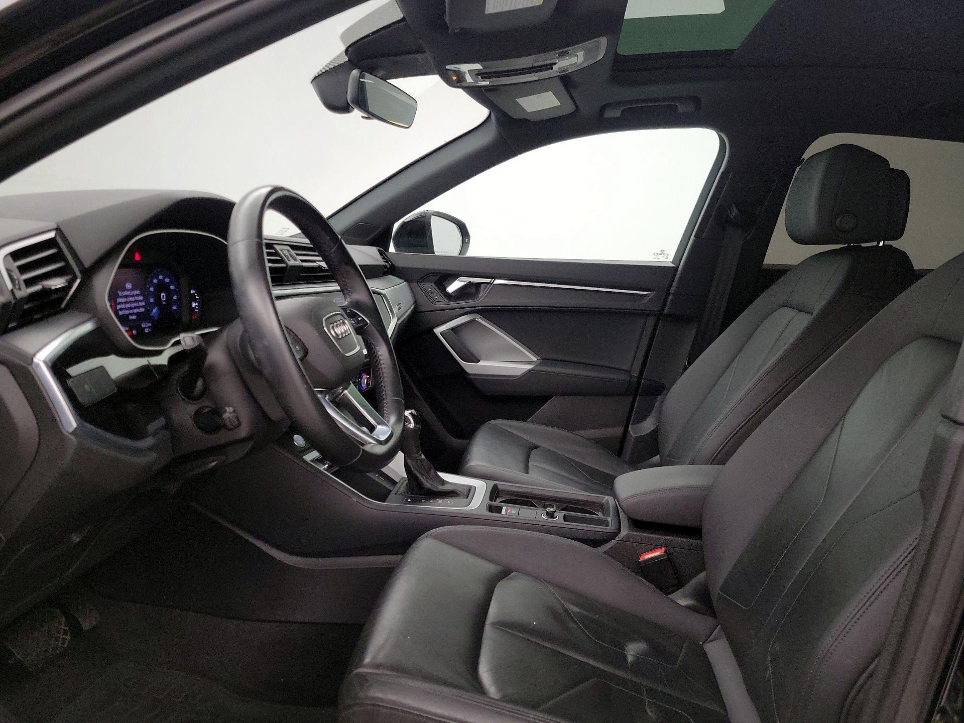 Thumbnail: 2020 Audi Q3 - 11