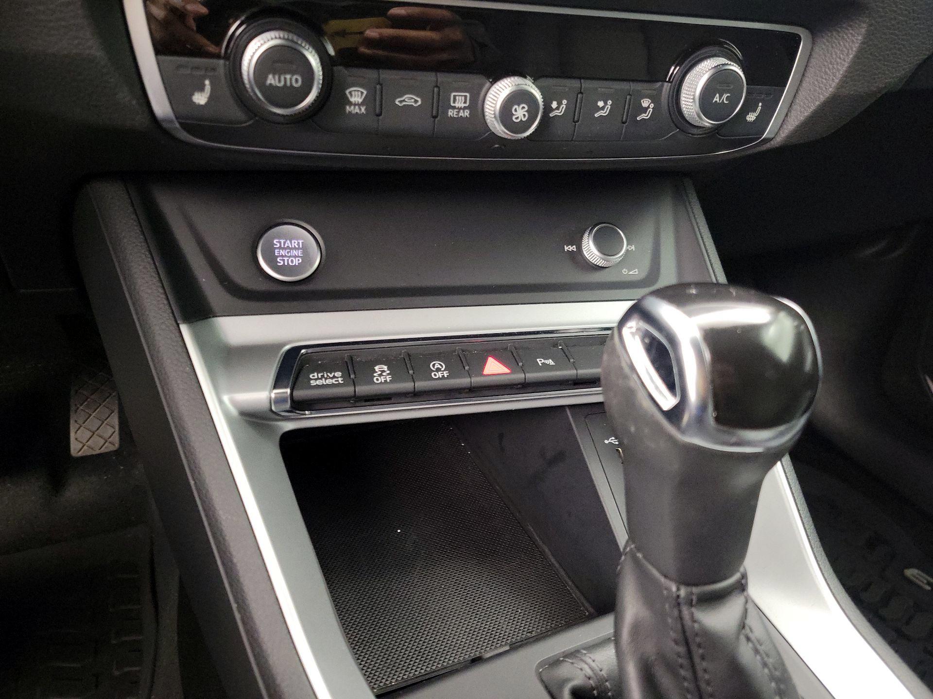 Thumbnail: 2020 Audi Q3 - 18