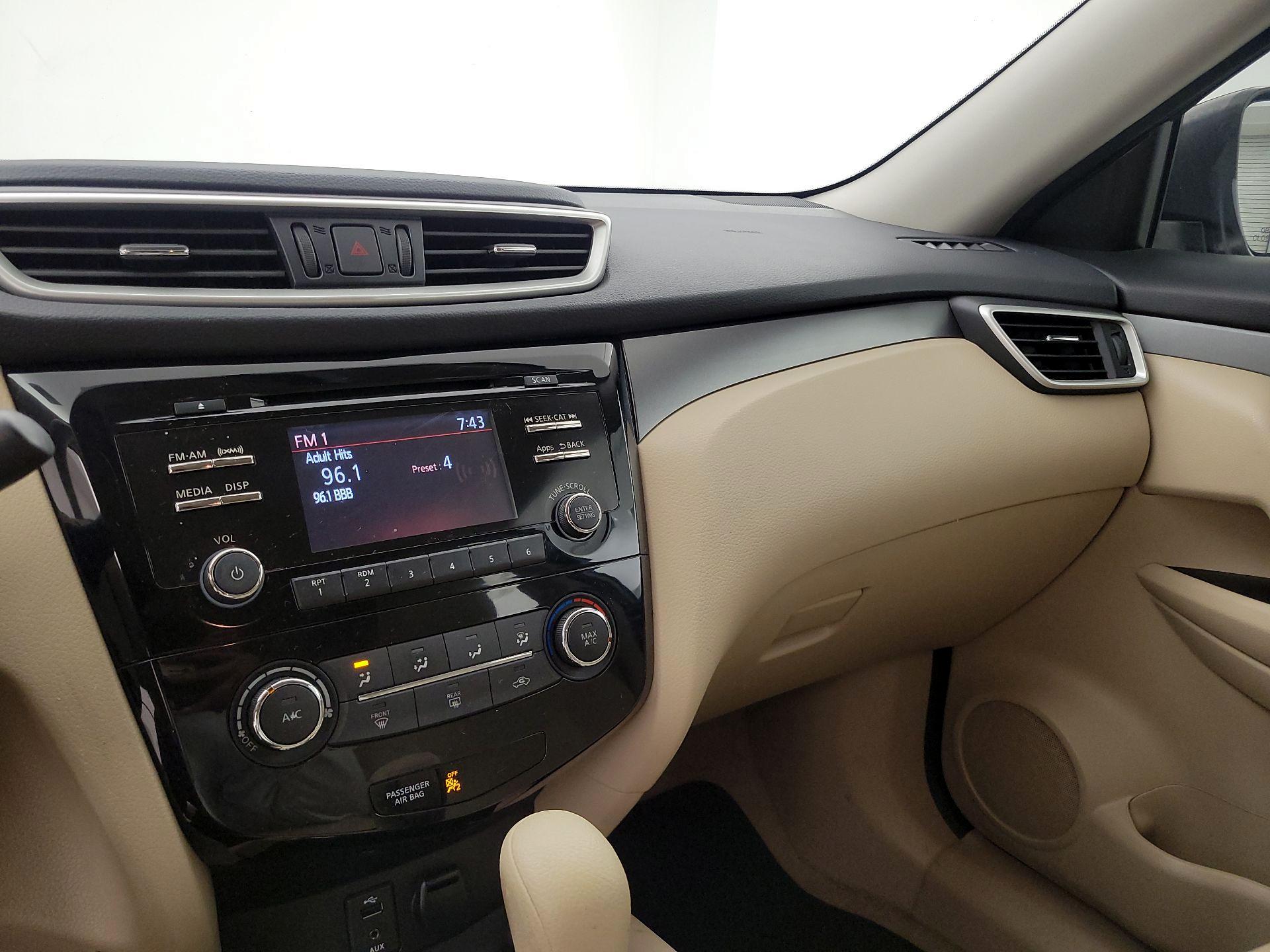 Thumbnail: 2015 Nissan Rogue - 15