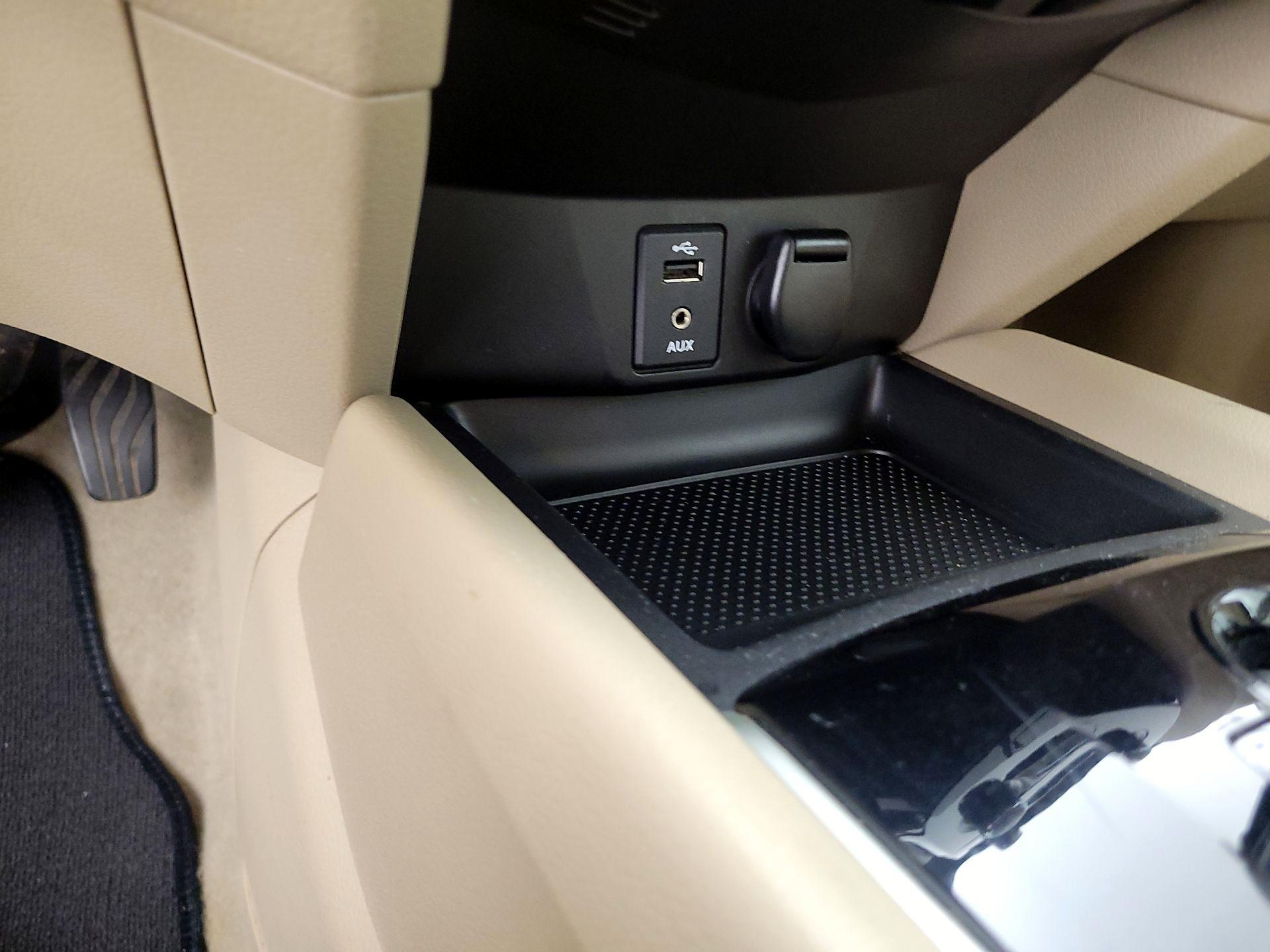 Thumbnail: 2015 Nissan Rogue - 18