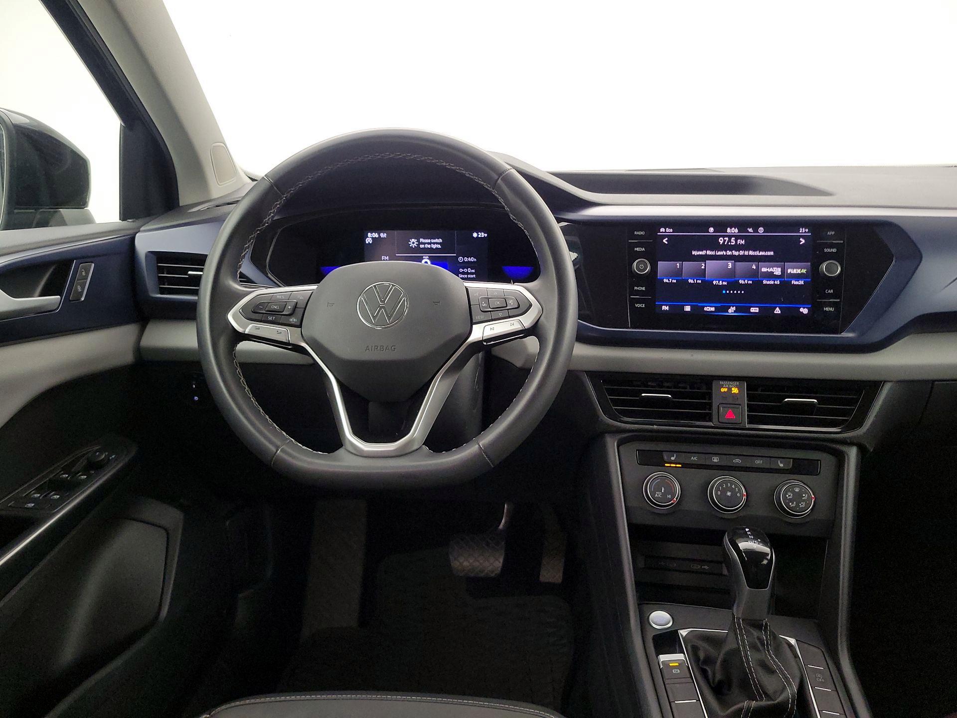 Thumbnail: 2022 Volkswagen Taos - 10