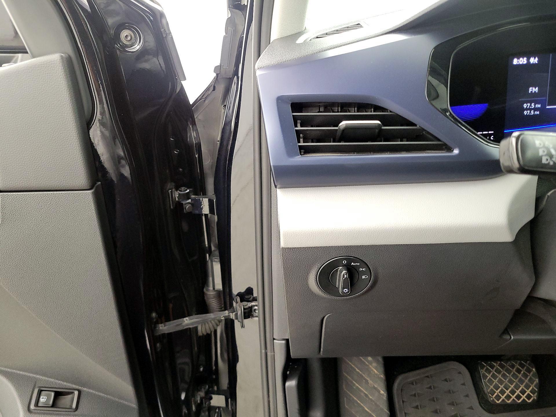 Thumbnail: 2022 Volkswagen Taos - 13