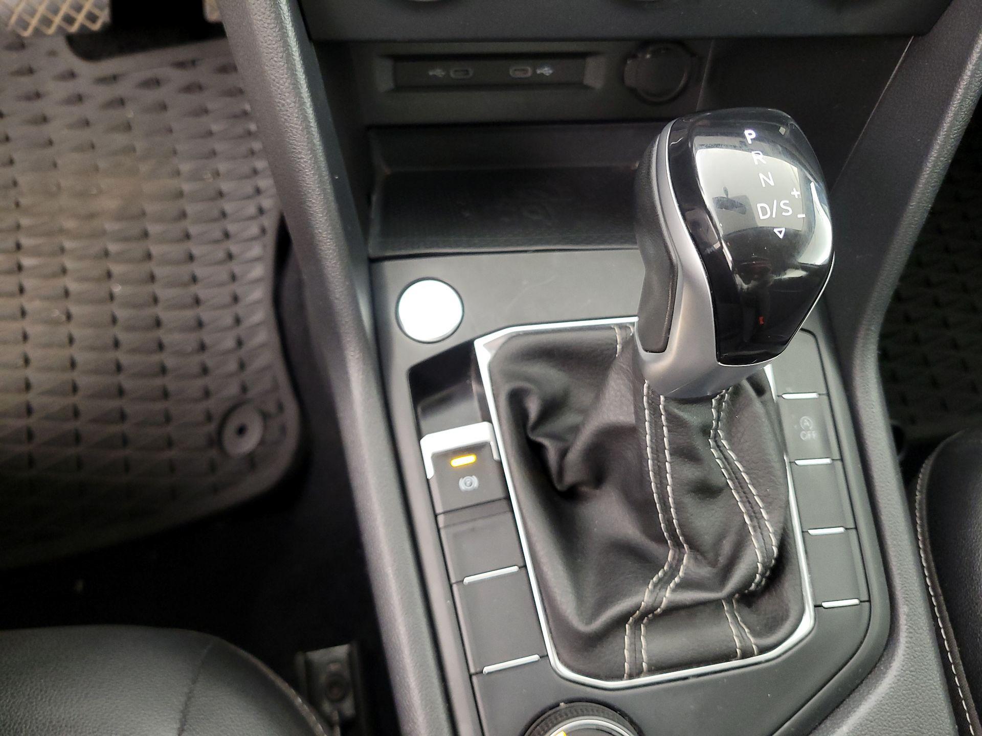 Thumbnail: 2022 Volkswagen Taos - 17