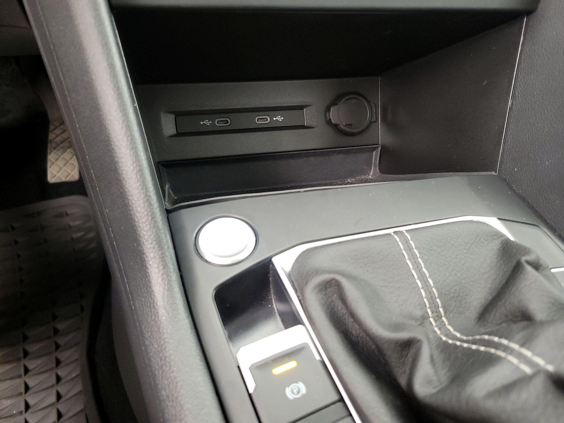 Thumbnail: 2022 Volkswagen Taos - 18