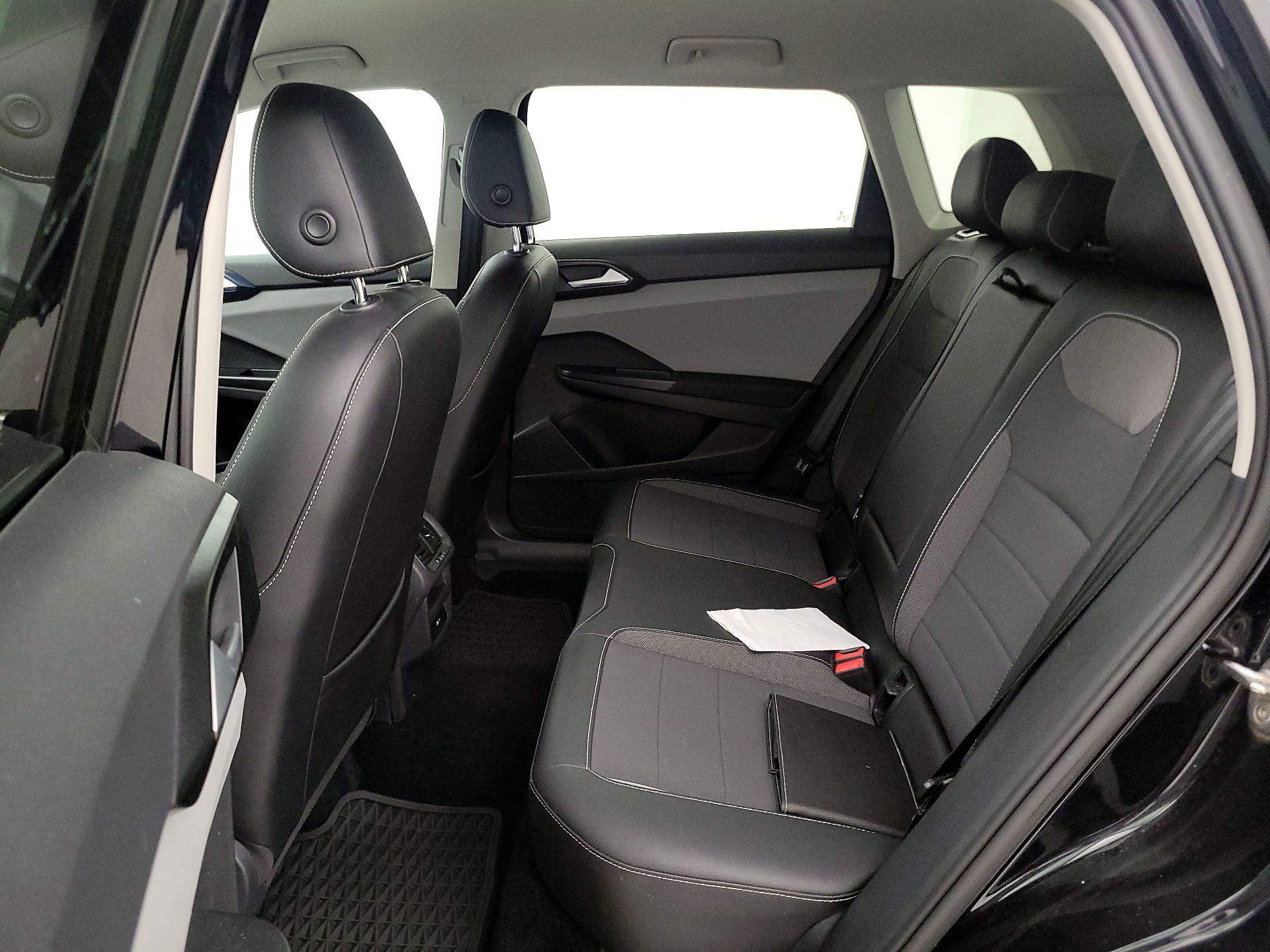 Thumbnail: 2022 Volkswagen Taos - 19