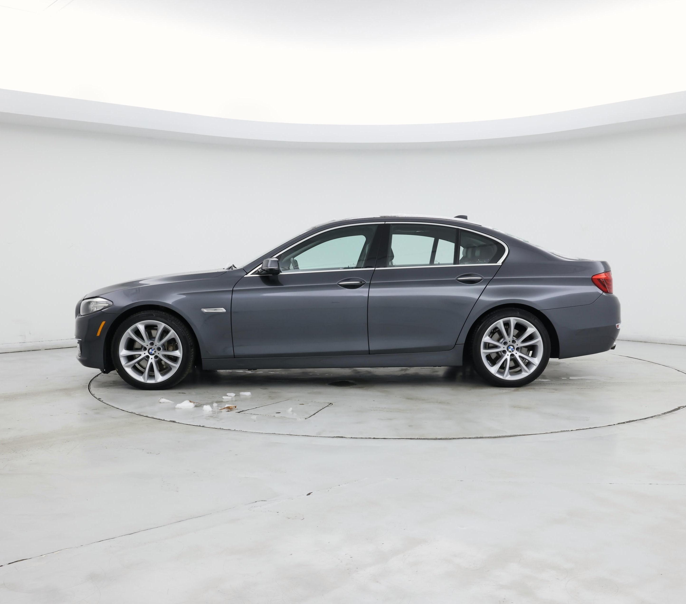 Thumbnail: 2016 BMW 5 Series - 3